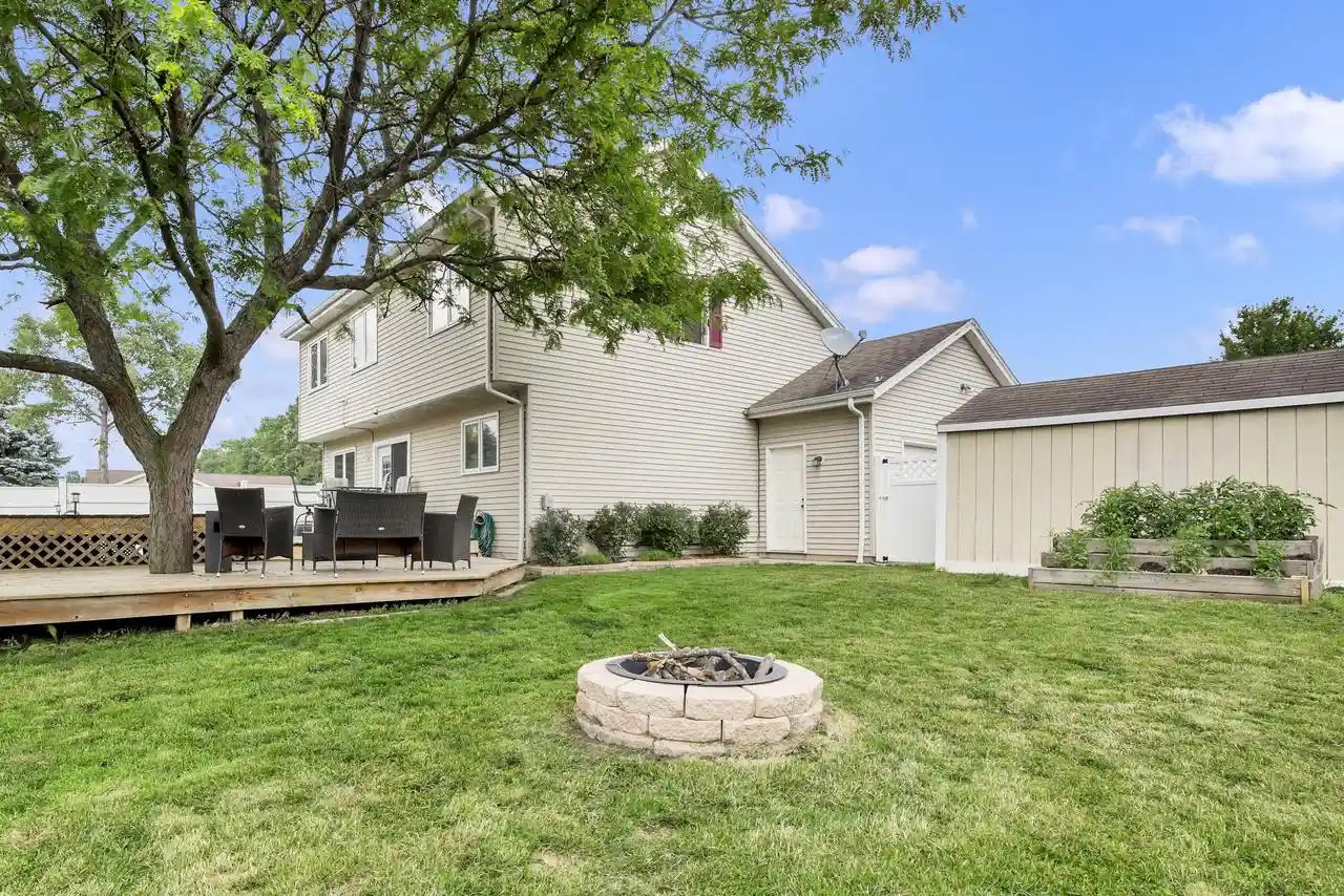 image of 8215 S Wildwood Dr Dr, Oak Creek, WI 53154 | MLS# 1969370