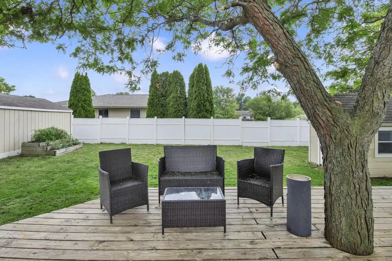36th image of 8215 S Wildwood Dr Dr, Oak Creek, WI 53154 | MLS# 1969370