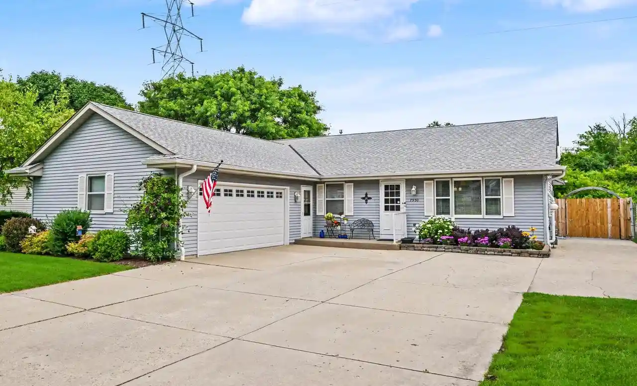 1st image of 7950 S Cecily Dr Dr, Oak Creek, WI 53154 | MLS# 1969375