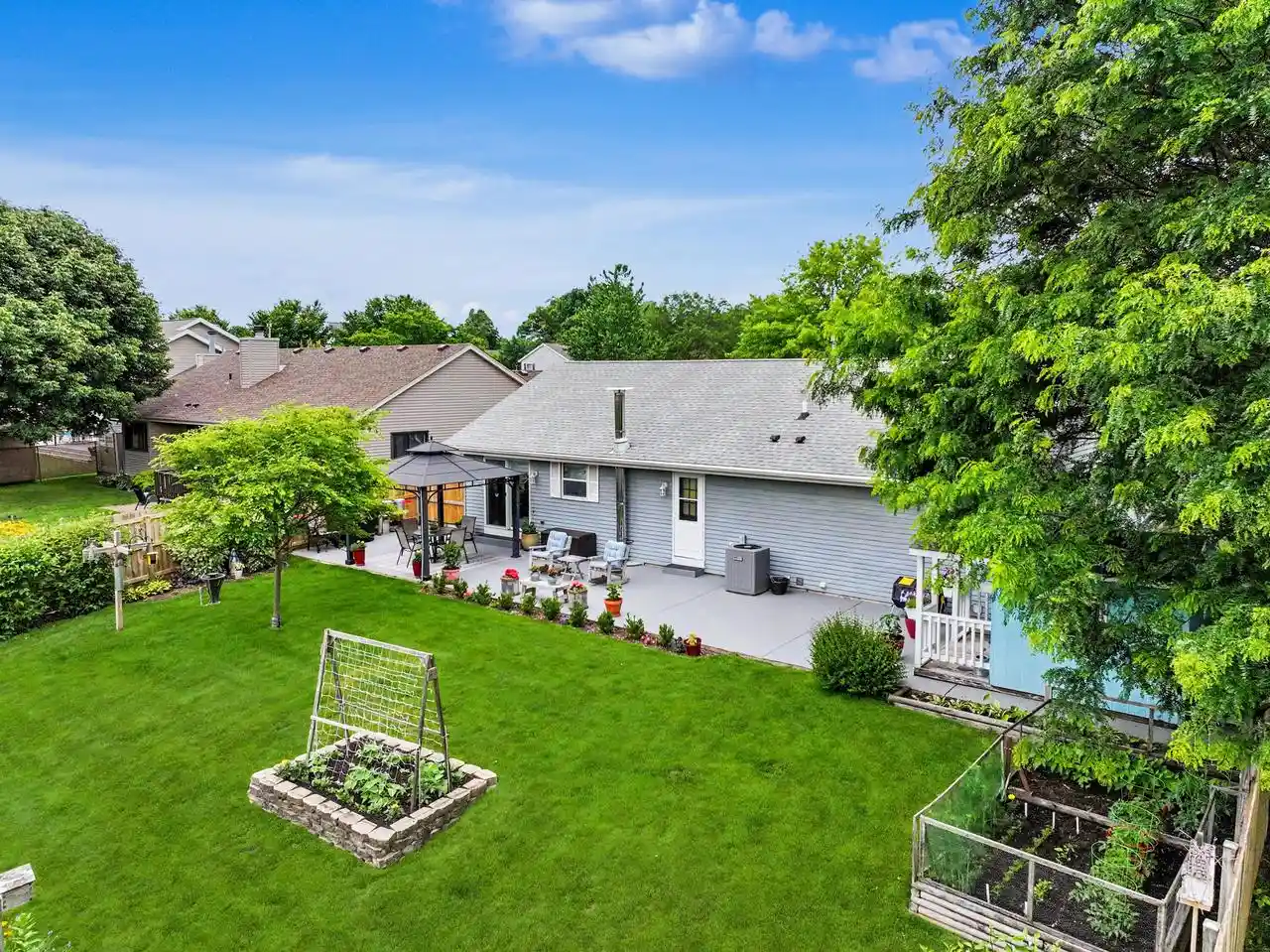 image of 7950 S Cecily Dr Dr, Oak Creek, WI 53154 | MLS# 1969375