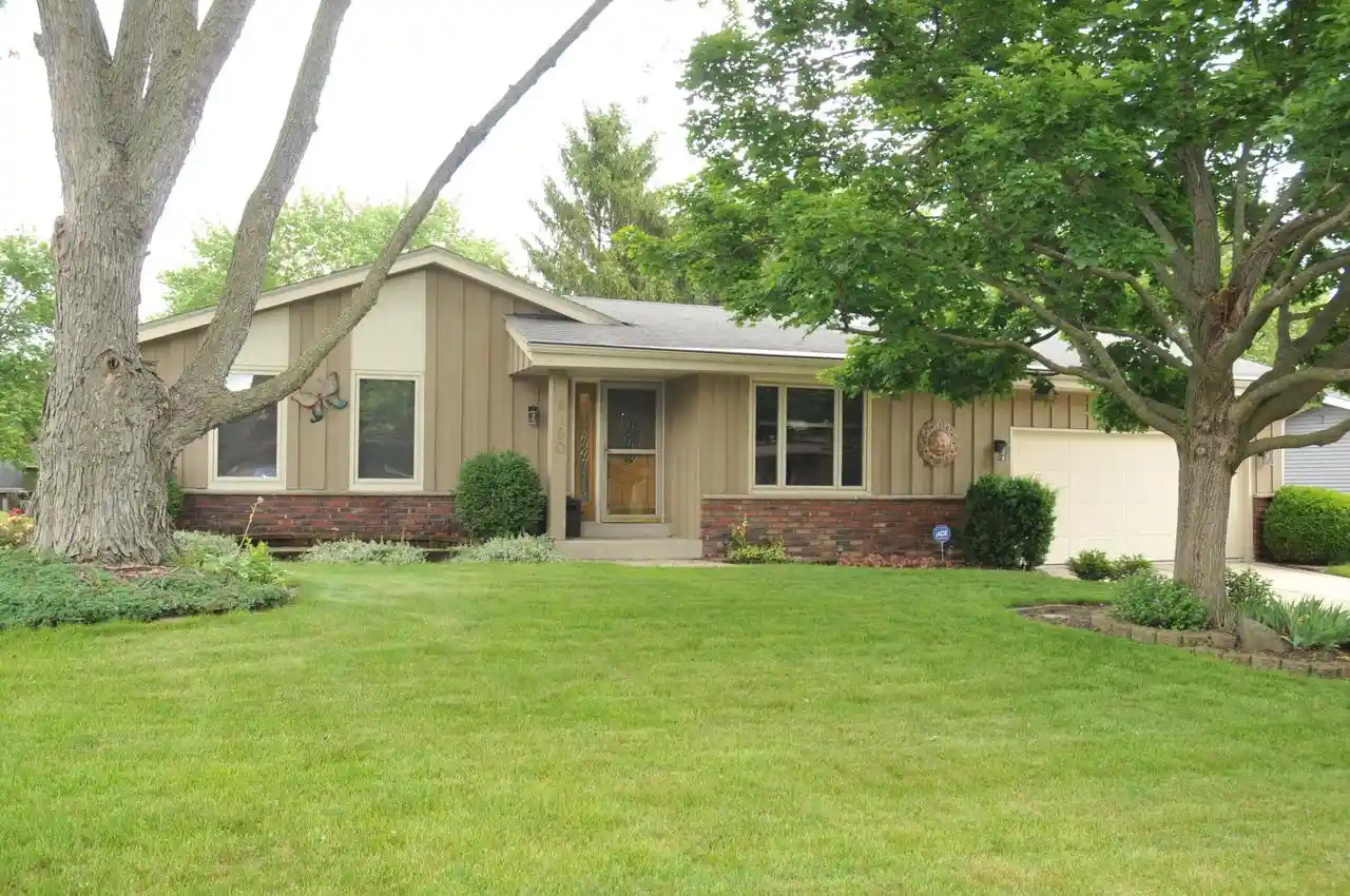 Homes for sale in Franklin, WI | 8150 S 58th Street Street, Franklin, WI 53132 | MLS# 1969384