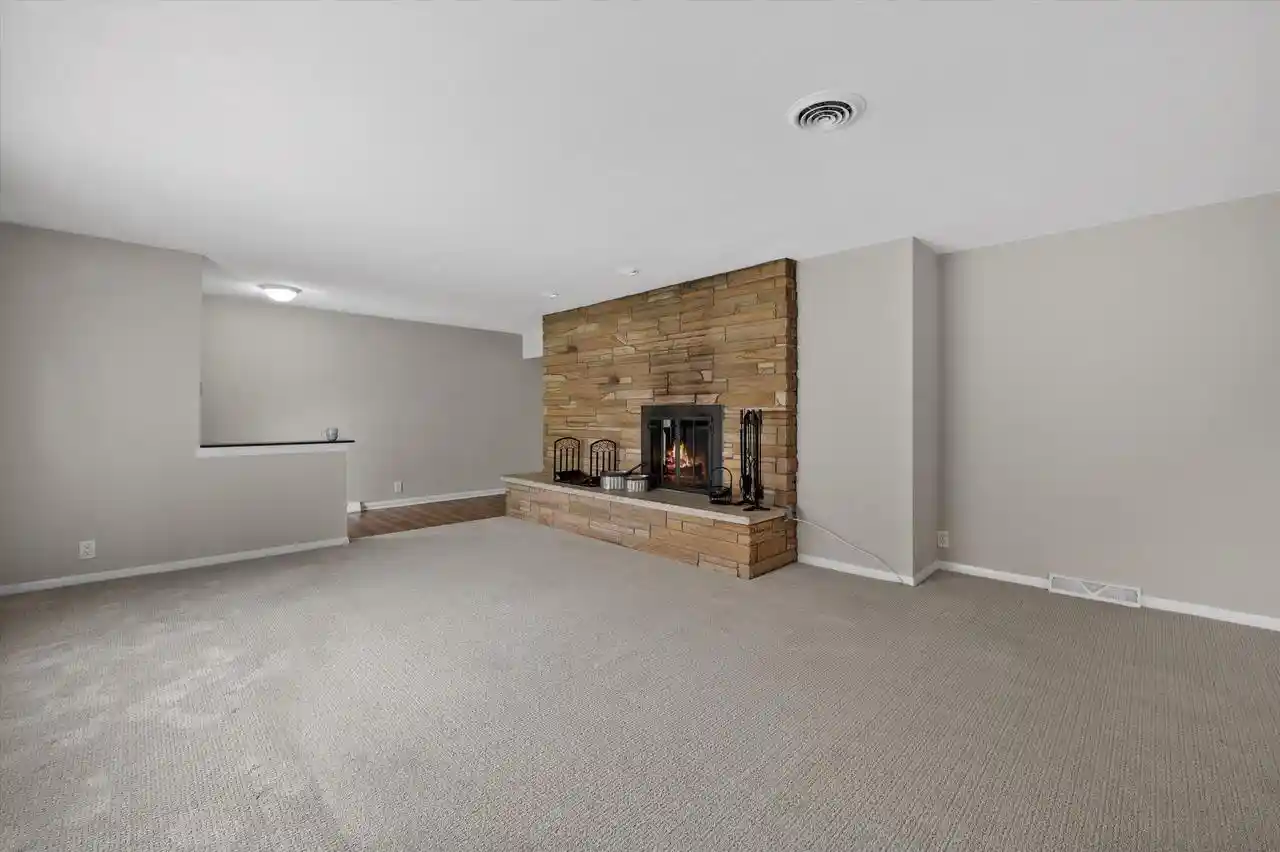4th image of 928 Mill Road Road, Delafield, WI 53018 | MLS# 1969389
