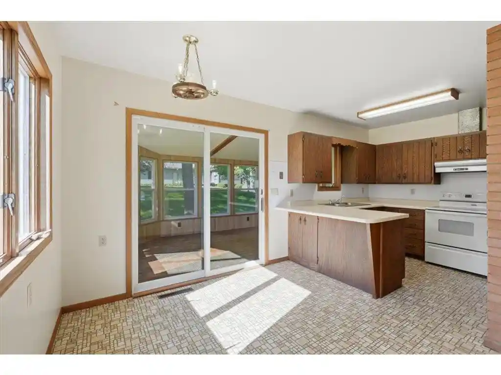 2nd image of 796 Magnor Lake Dr Dr, Clayton, WI 54004 | MLS# 7100420