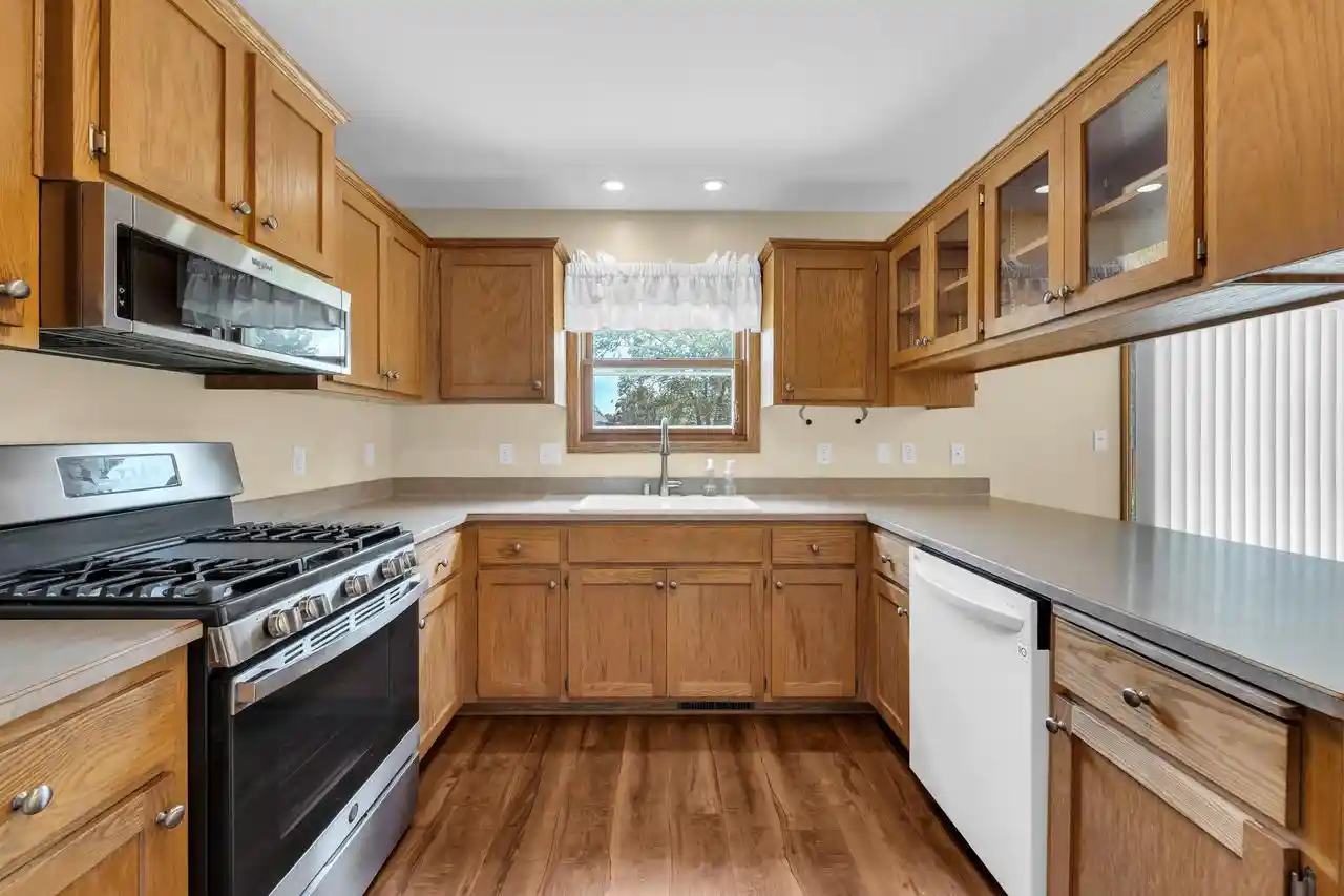 3rd image of 1047 27Th Court Court, Kenosha, WI 53140 | MLS# 1969406