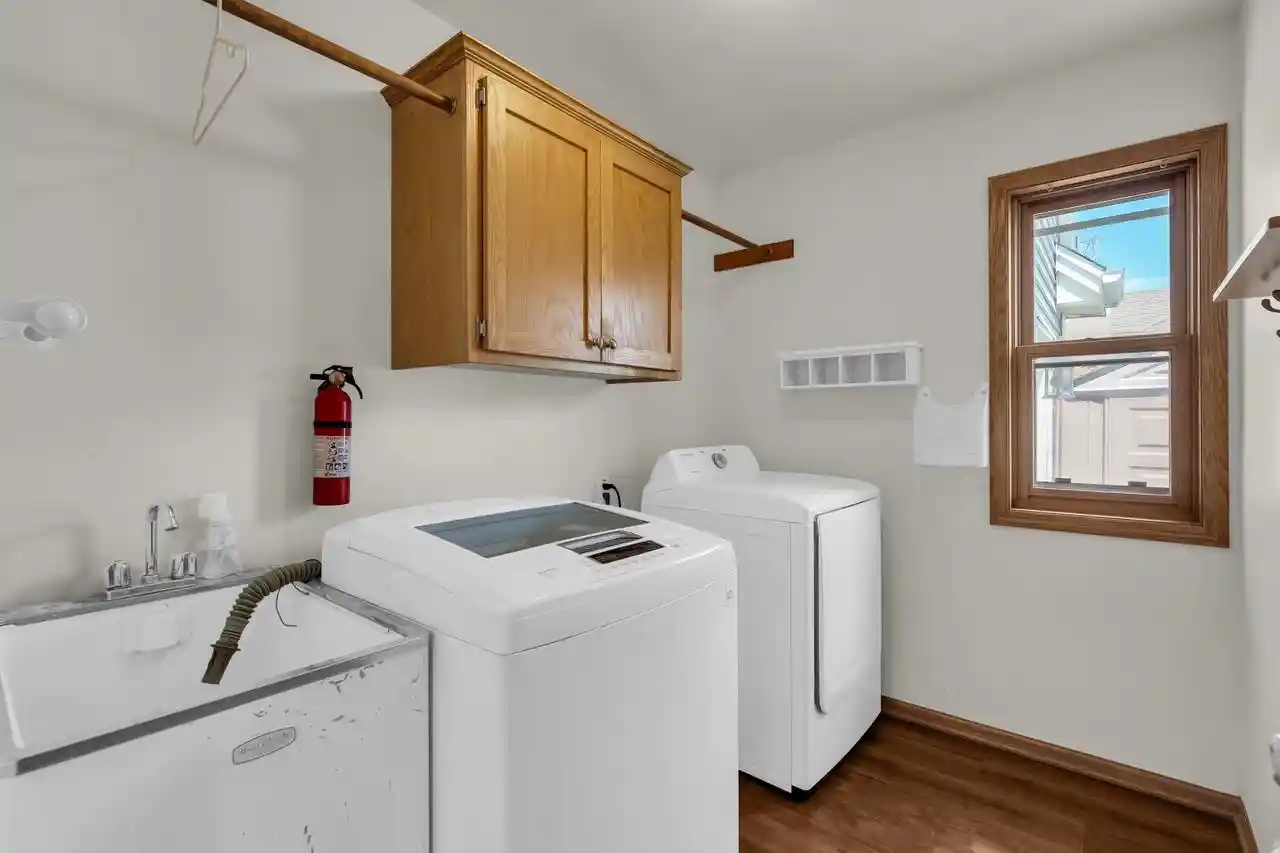 4th image of 1047 27Th Court Court, Kenosha, WI 53140 | MLS# 1969406
