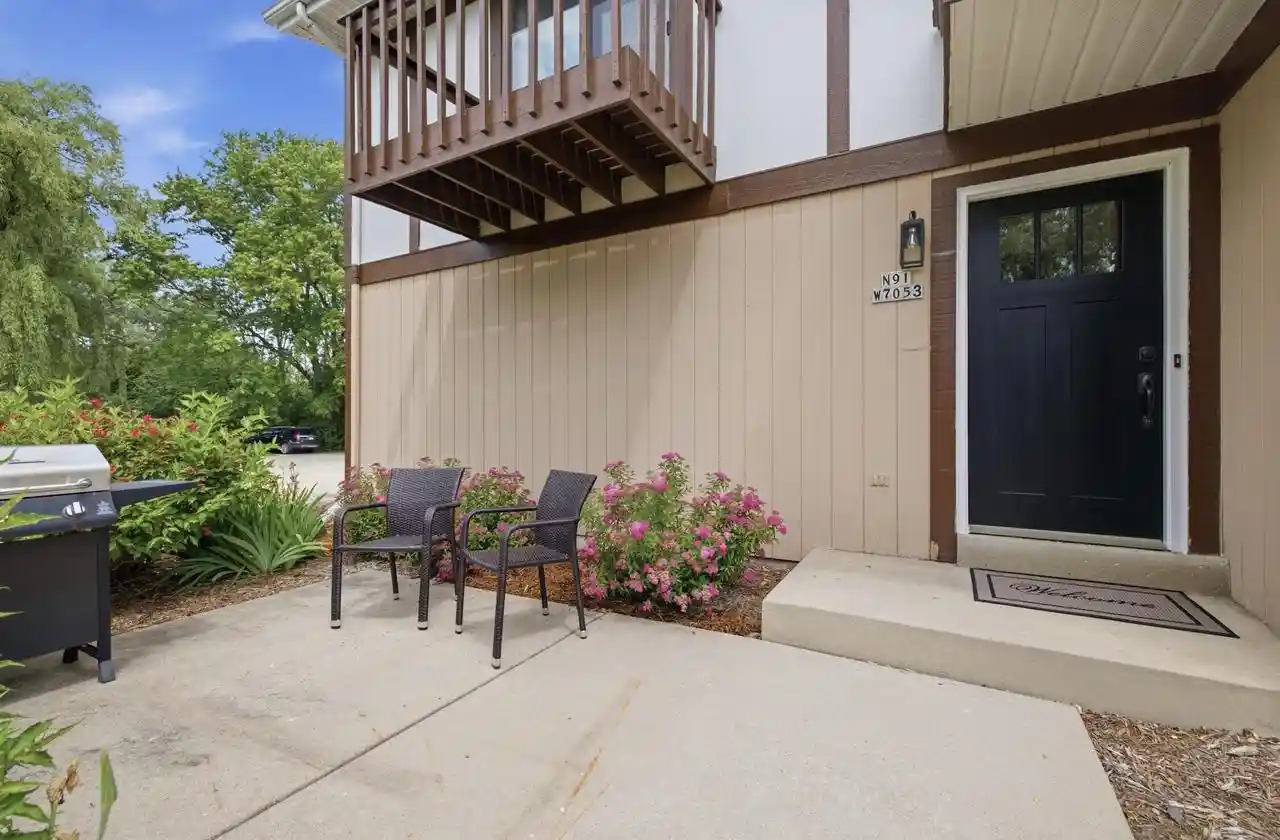 Homes for sale in Cedarburg, WI | N91w7053 Evergreen Court Court, Cedarburg, WI 53012 | MLS# 1969412