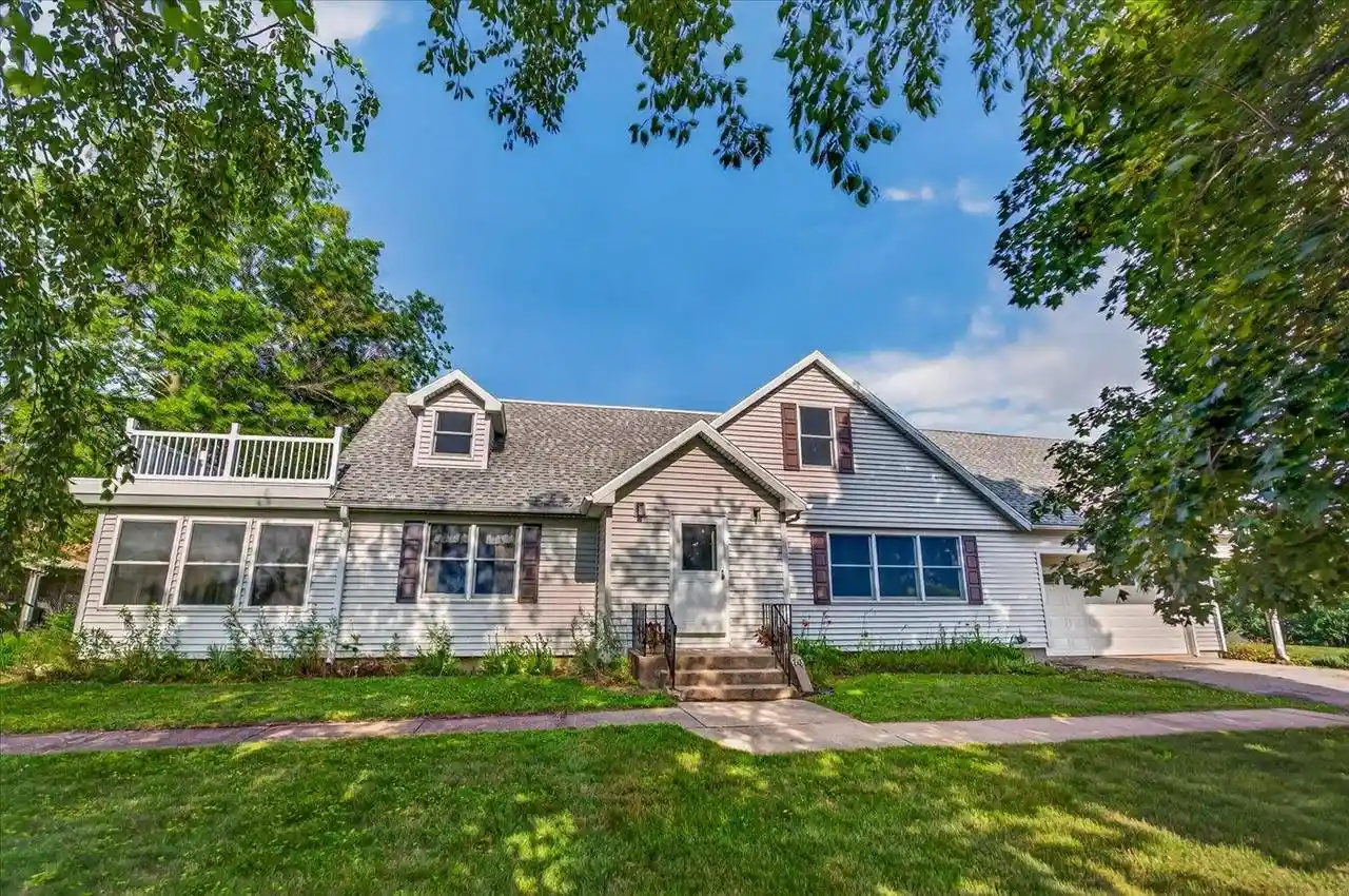 Photo 1 of Single family home for sale at 818 River Road Road, Deforest, WI 53532 | MLS# 2026910 | Listing updated on 2026-09-17