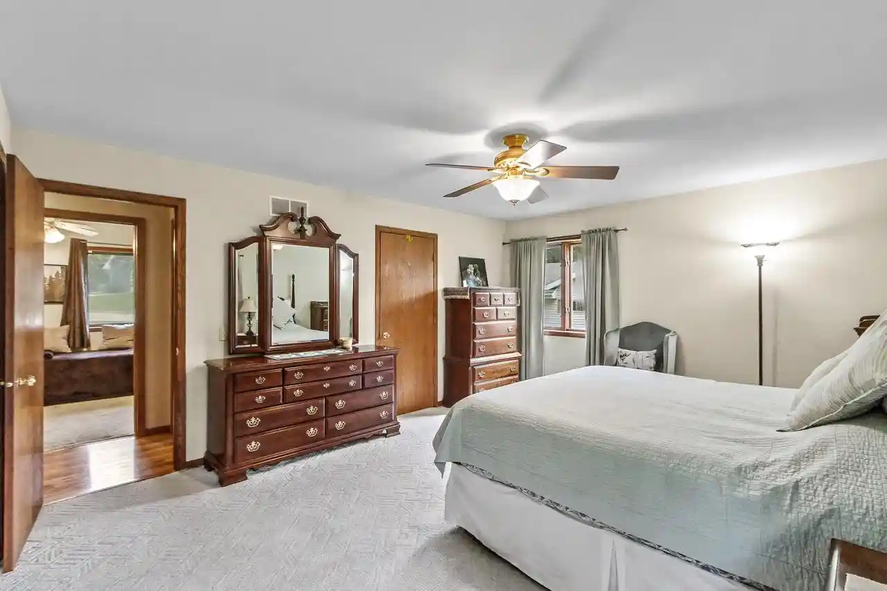 Photo 3 of Single family home for sale at 860 Iroquois Circle Circle, Baraboo, WI 53913 | MLS# 2026928 | Listing updated on 2026-09-02