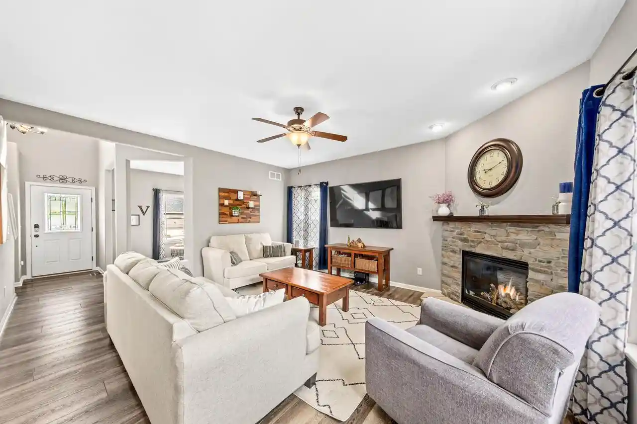 4th image of W206N16377 Marshland Dr Dr, Jackson, WI 53037 | MLS# 1969457
