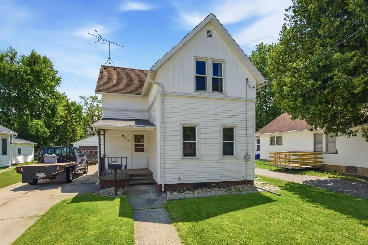 Homes for sale in Appleton, WI | 915 W Hawes Avenue Avenue, Appleton, WI 54914 | MLS# 50328257