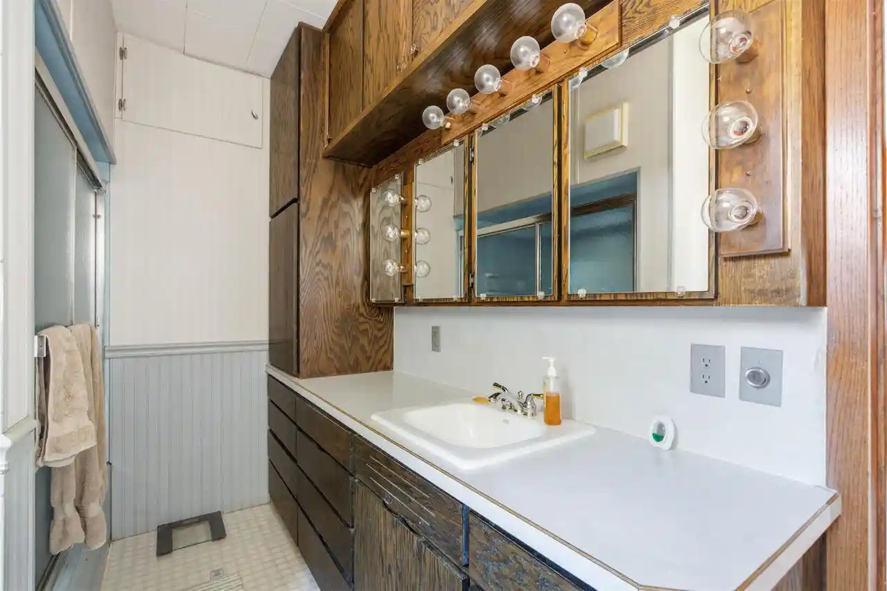 Homes for sale in Appleton, WI | 915 W Hawes Avenue Avenue, Appleton, WI 54914 | MLS# 50328257
