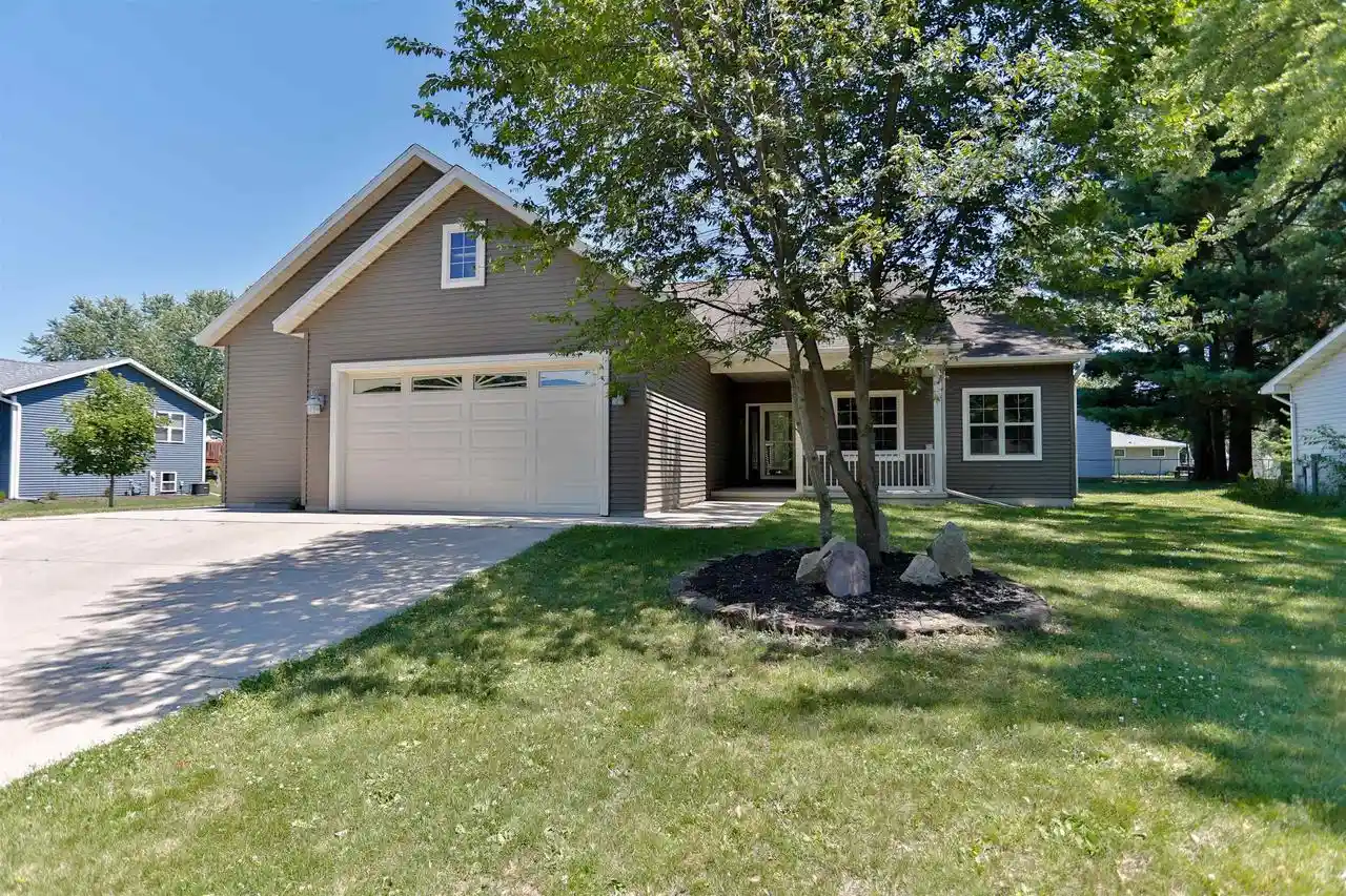 1st image of 1615 Gemini Pl Pl, Wausau, WI 54401 | MLS# 22602972