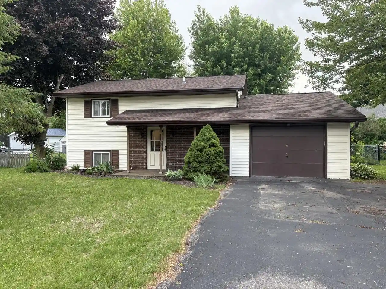 Homes for sale in Sturgeon Bay, WI | 1127 Bonnie View Dr Dr, Sturgeon Bay, WI 54235 | MLS# 50328266