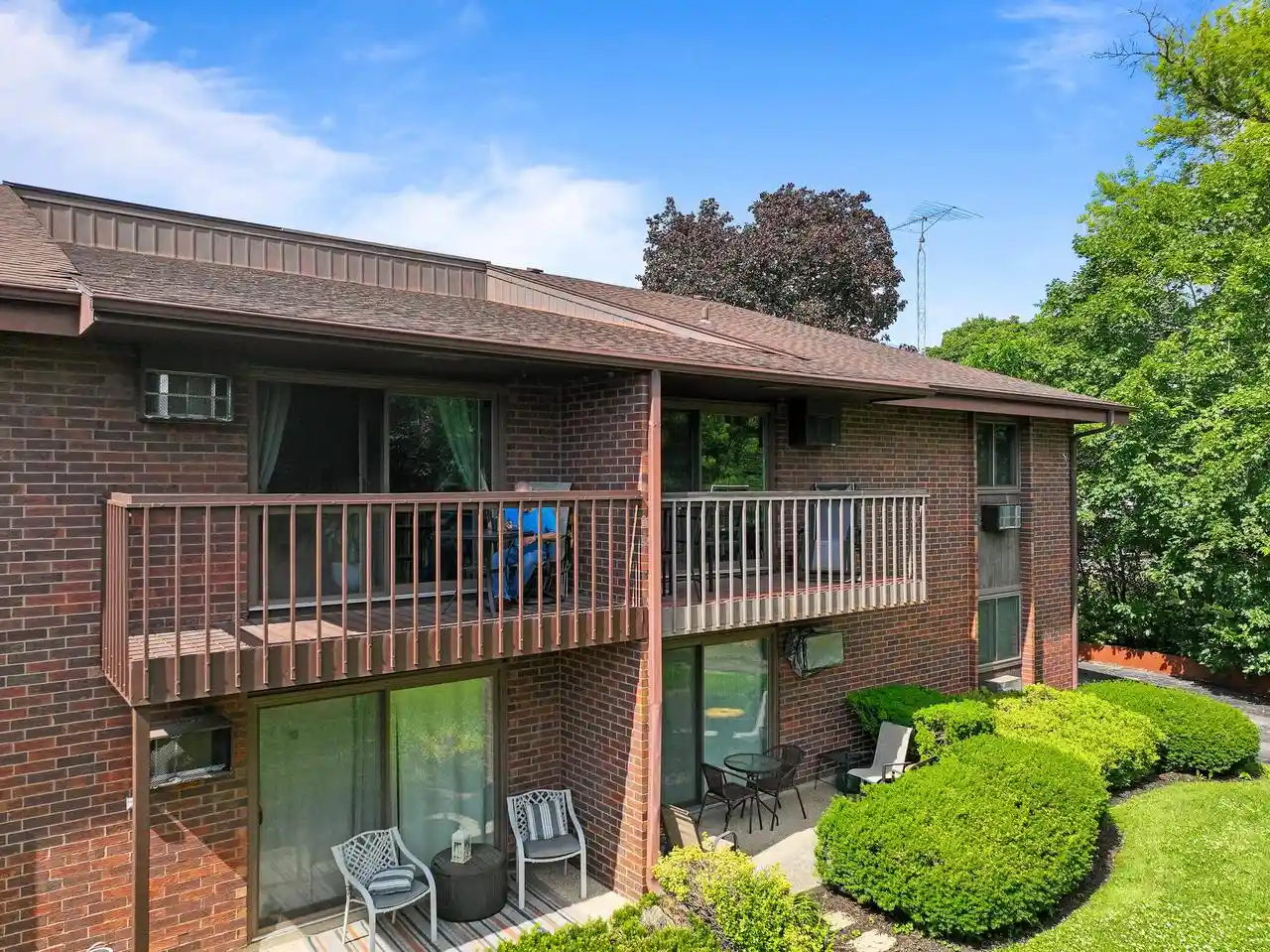 Homes for sale in Lake Geneva, WI | 1250 Wisconsin St St, Lake Geneva, WI 53147