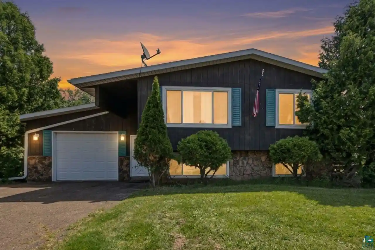 Photo 1 of Single family home for sale at 61018 Dahlstrom Rd Rd, Ashland, WI 54806 | MLS# 6126410 | Listing updated on 2026-08-21