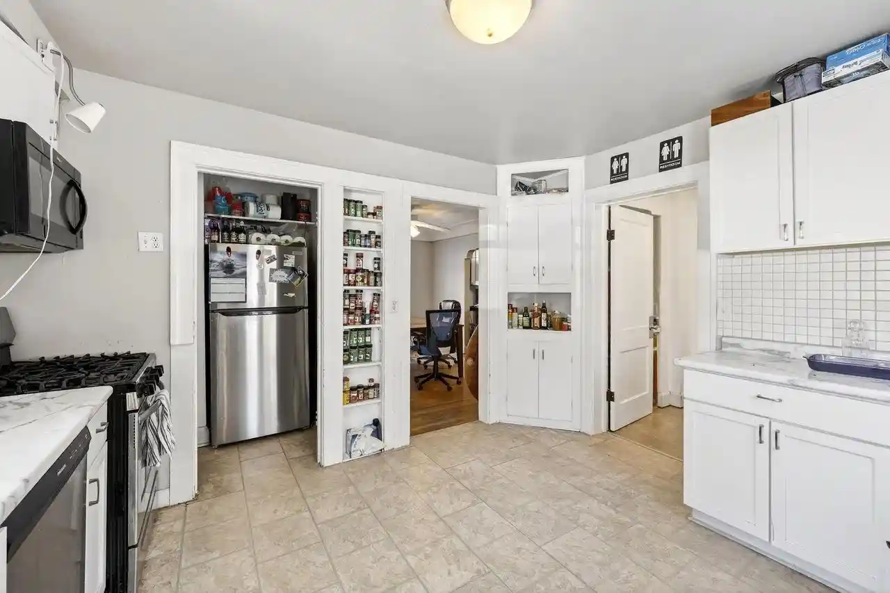 4th image of 308 S Brooks Street Street, Madison, WI 53715 | MLS# 2026949