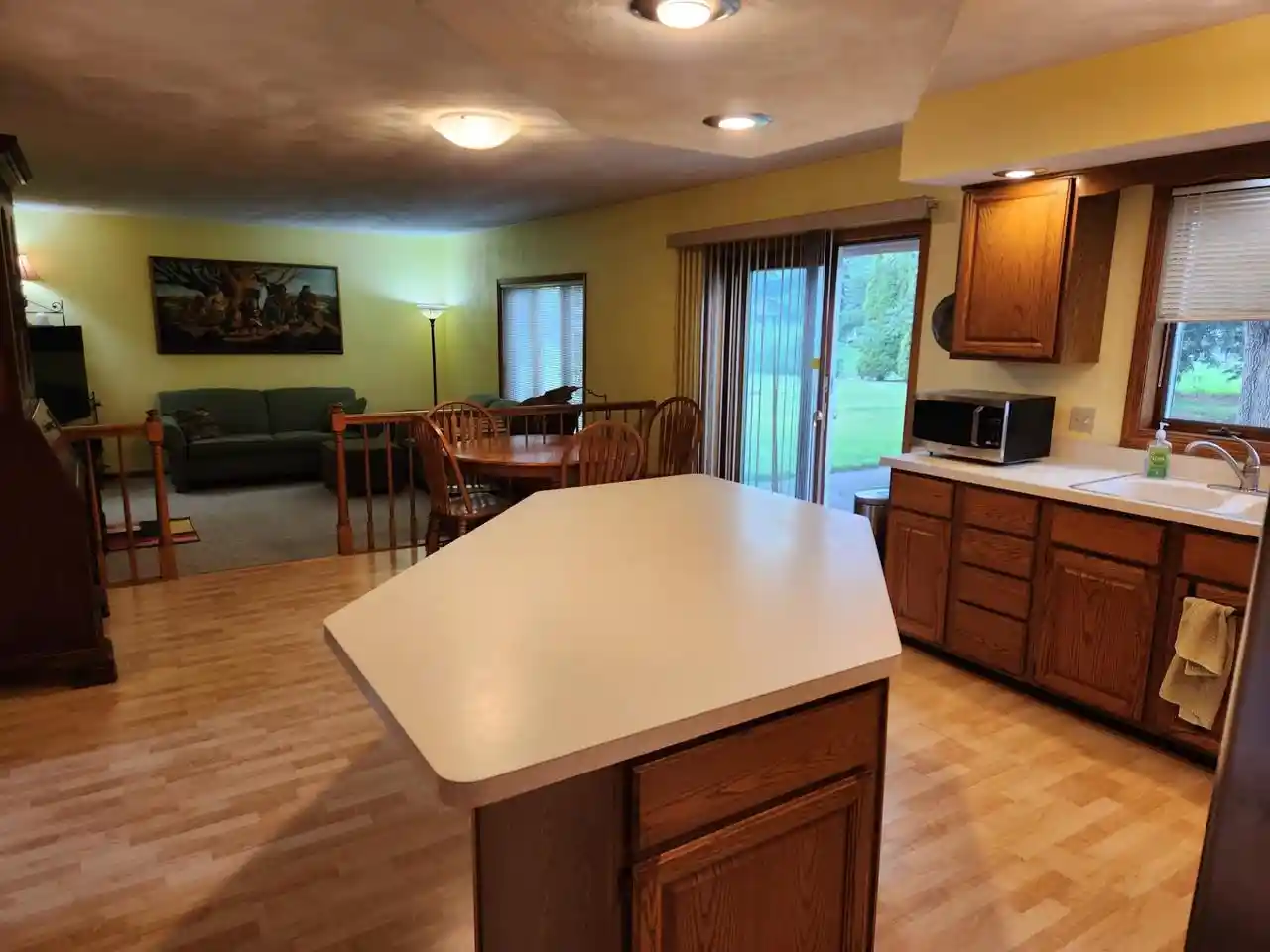 3rd image of 1021 Burnwyck Dr Dr, Janesville, WI 53546 | MLS# 2026951