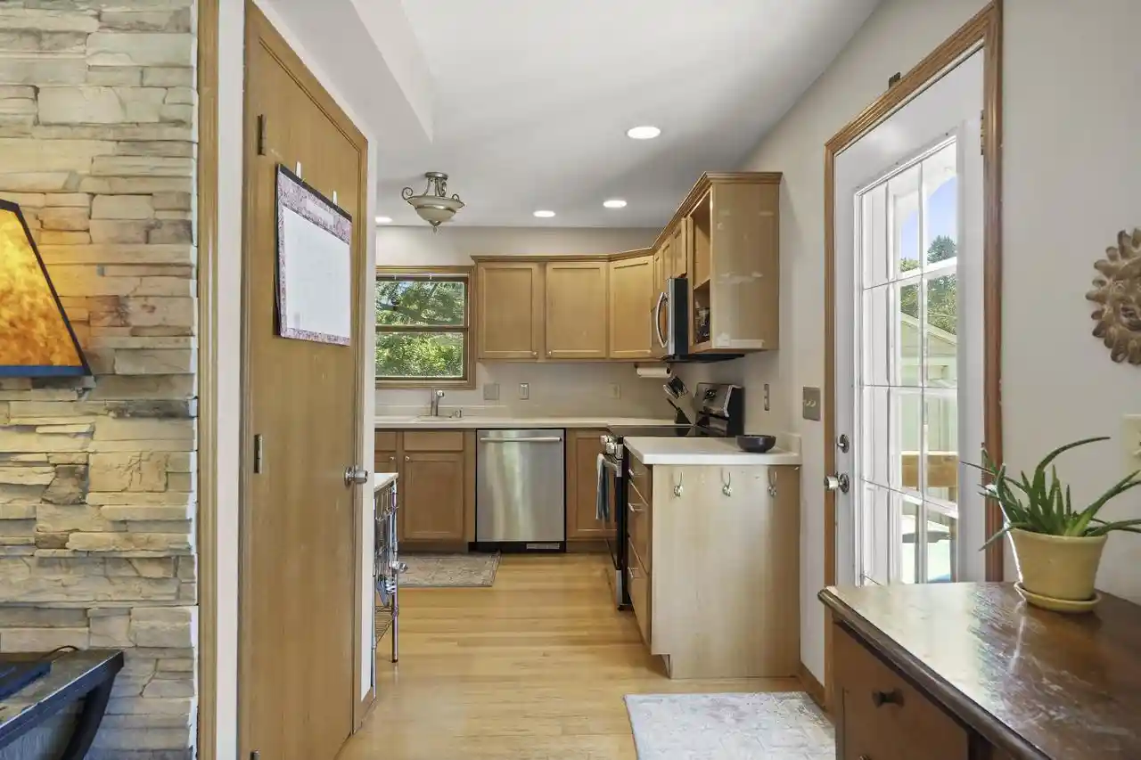 2nd image of 4712 Rothman Pl Pl, Monona, WI 53716 | MLS# 2026964