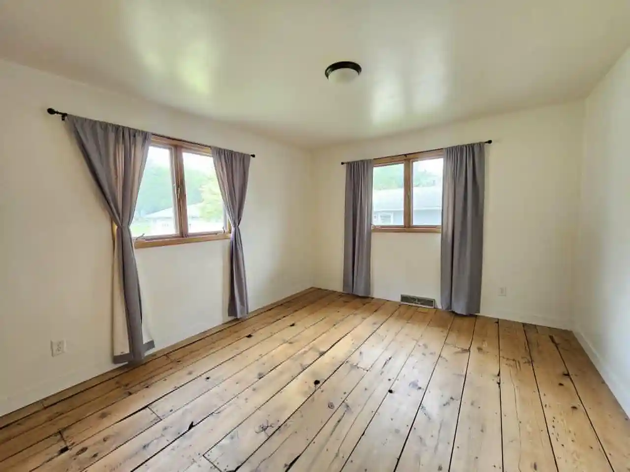 Homes for sale in Marshfield, WI | 827 W North Street Street, Marshfield, WI 54449 | MLS# 22602986