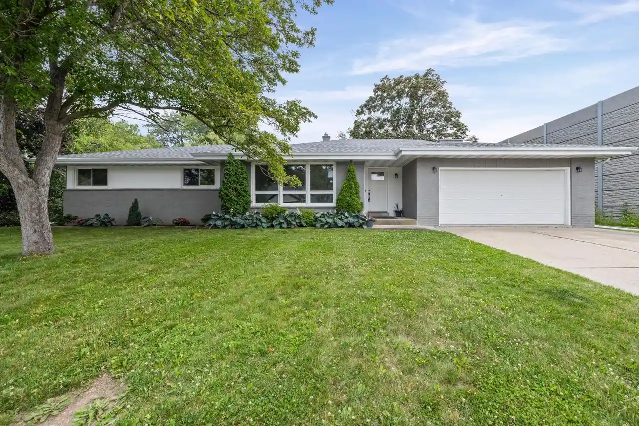 Homes for sale in Glendale, WI | 567 W Fransee Lane Lane, Glendale, WI 53217 | MLS# 1969513