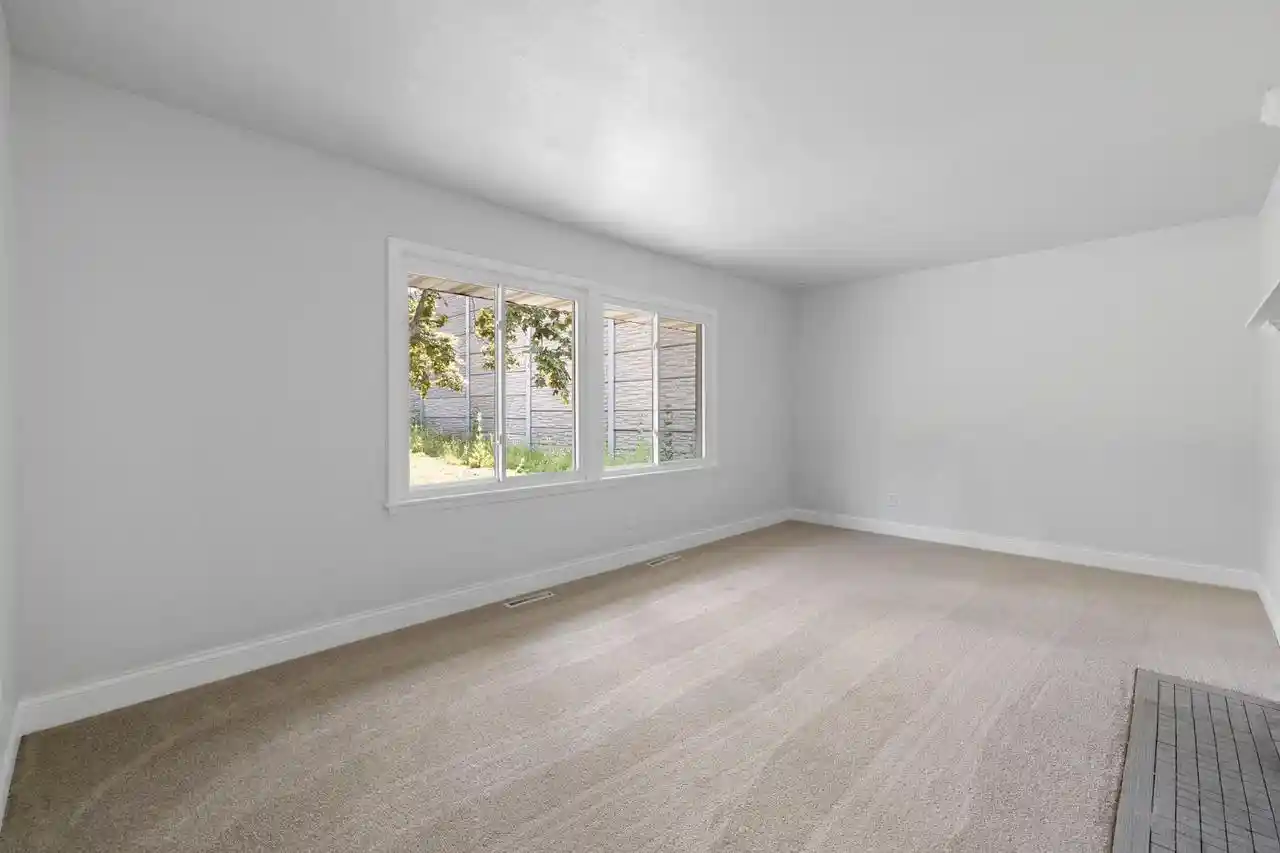 Photo 3 of Single family home for sale at 567 W Fransee Lane Lane, Glendale, WI 53217 | MLS# 1969513 | Listing updated on 2026-07-20
