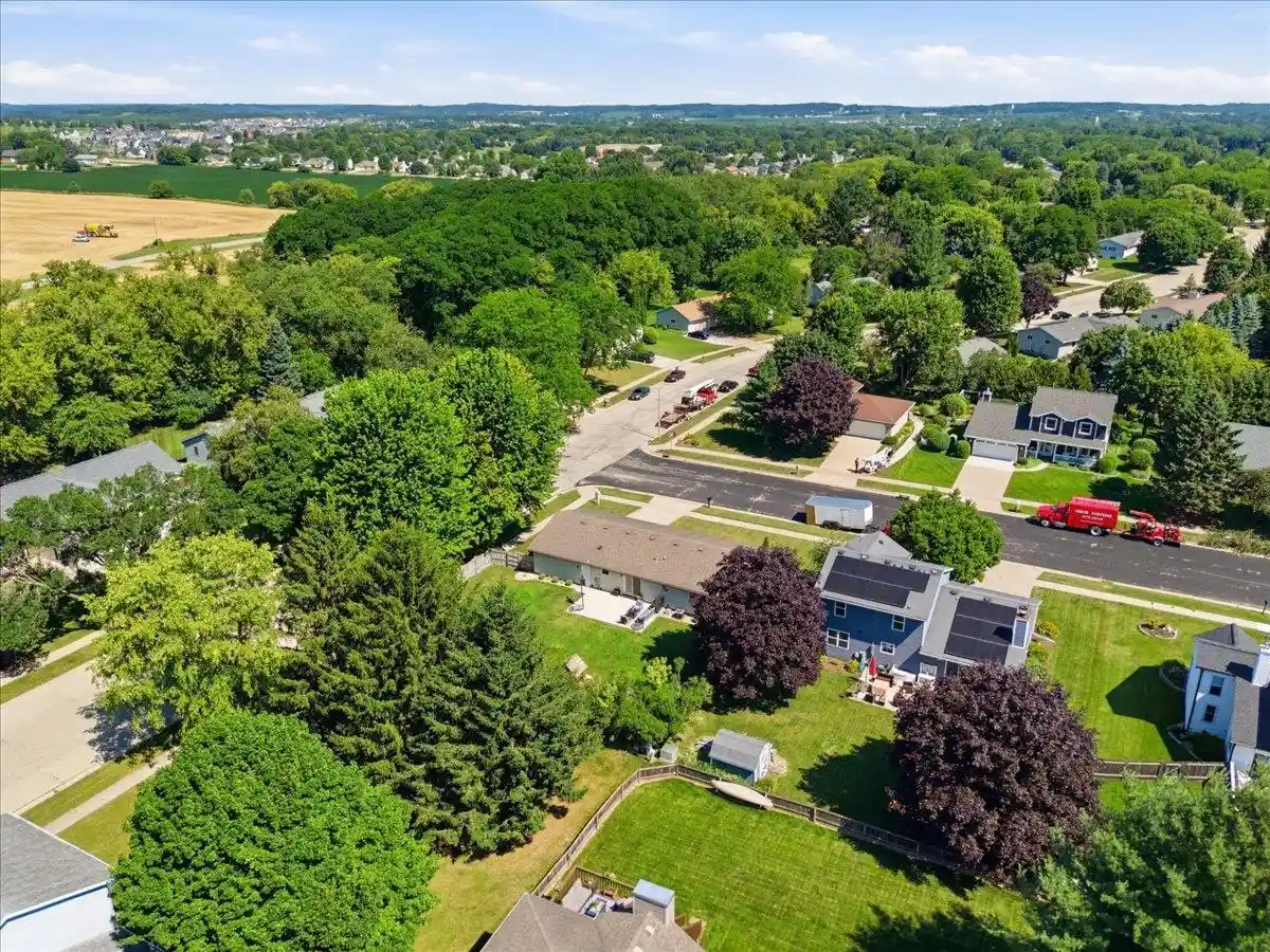 3rd image of 941 Foxfield Road Road, Oregon, WI 53575 | MLS# 2026980