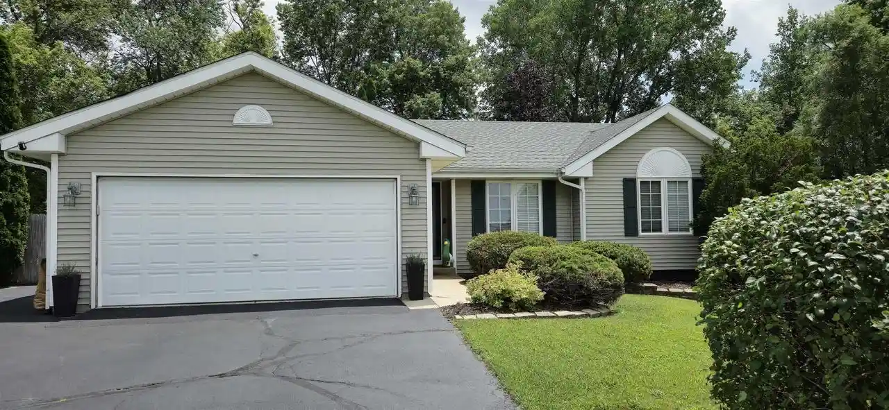 Homes for sale in Loves Park, IL | 5003 Trafford, Loves Park, IL 61111 | MLS# 2026983