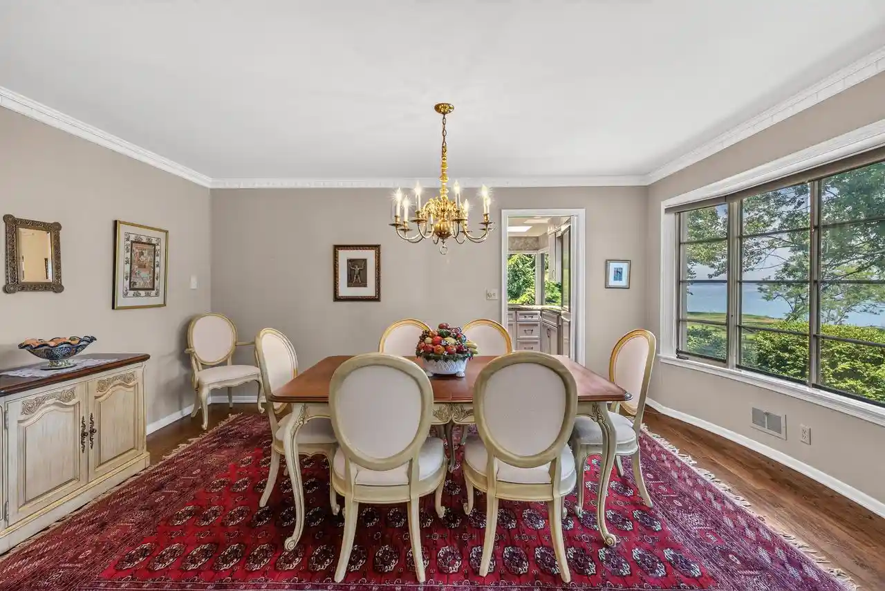 5th image of 11272 N Lakeview Pl Pl, Mequon, WI 53092 | MLS# 1969547