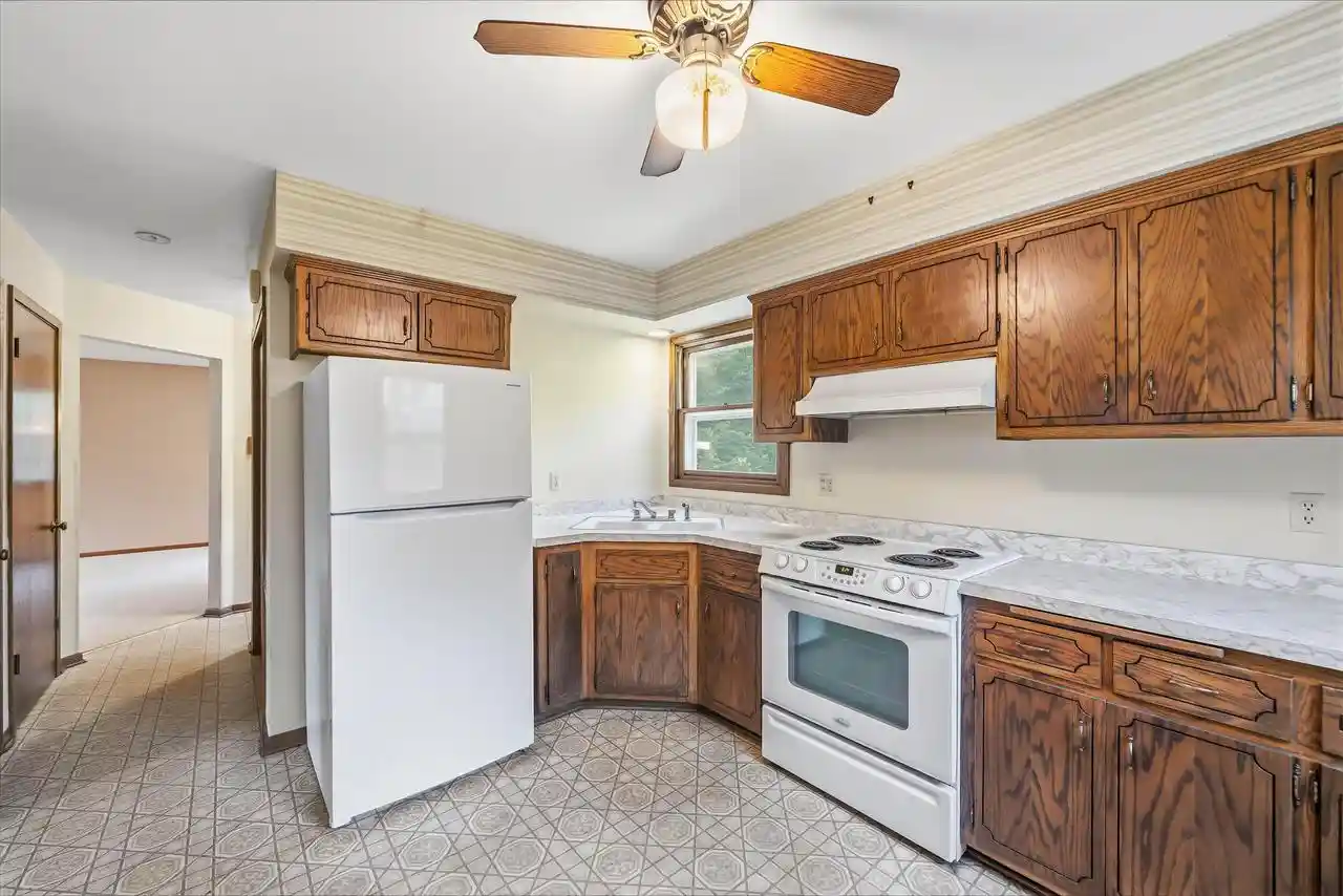 Homes for sale in Cedarburg, WI | 3552 Lusan Dr Dr, Cedarburg, WI 53012 | MLS# 1969572