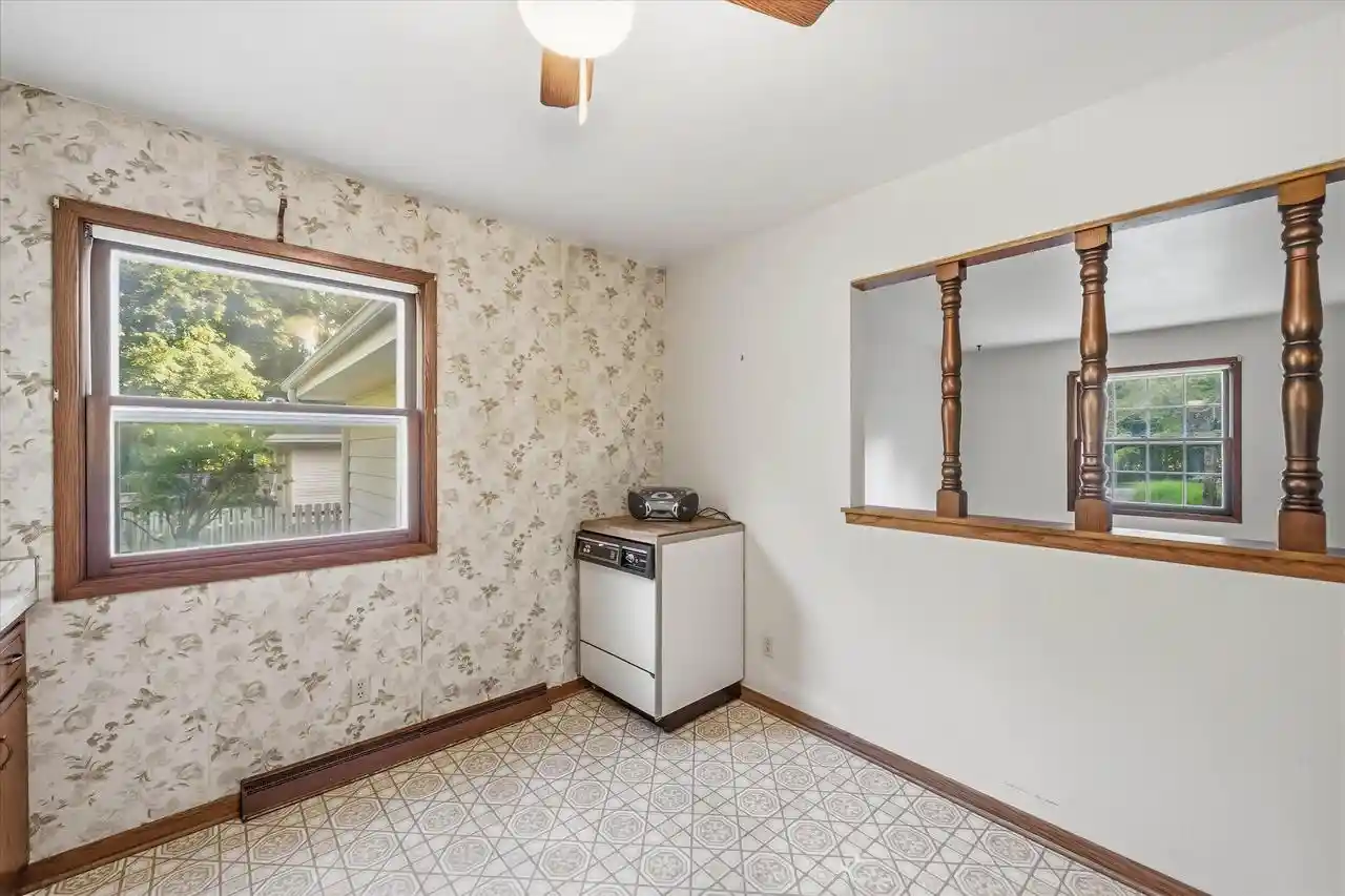 Homes for sale in Cedarburg, WI | 3552 Lusan Dr Dr, Cedarburg, WI 53012 | MLS# 1969572