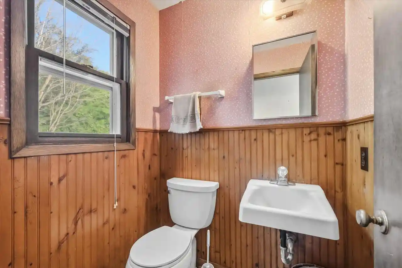 Homes for sale in Cedarburg, WI | 3552 Lusan Dr Dr, Cedarburg, WI 53012 | MLS# 1969572