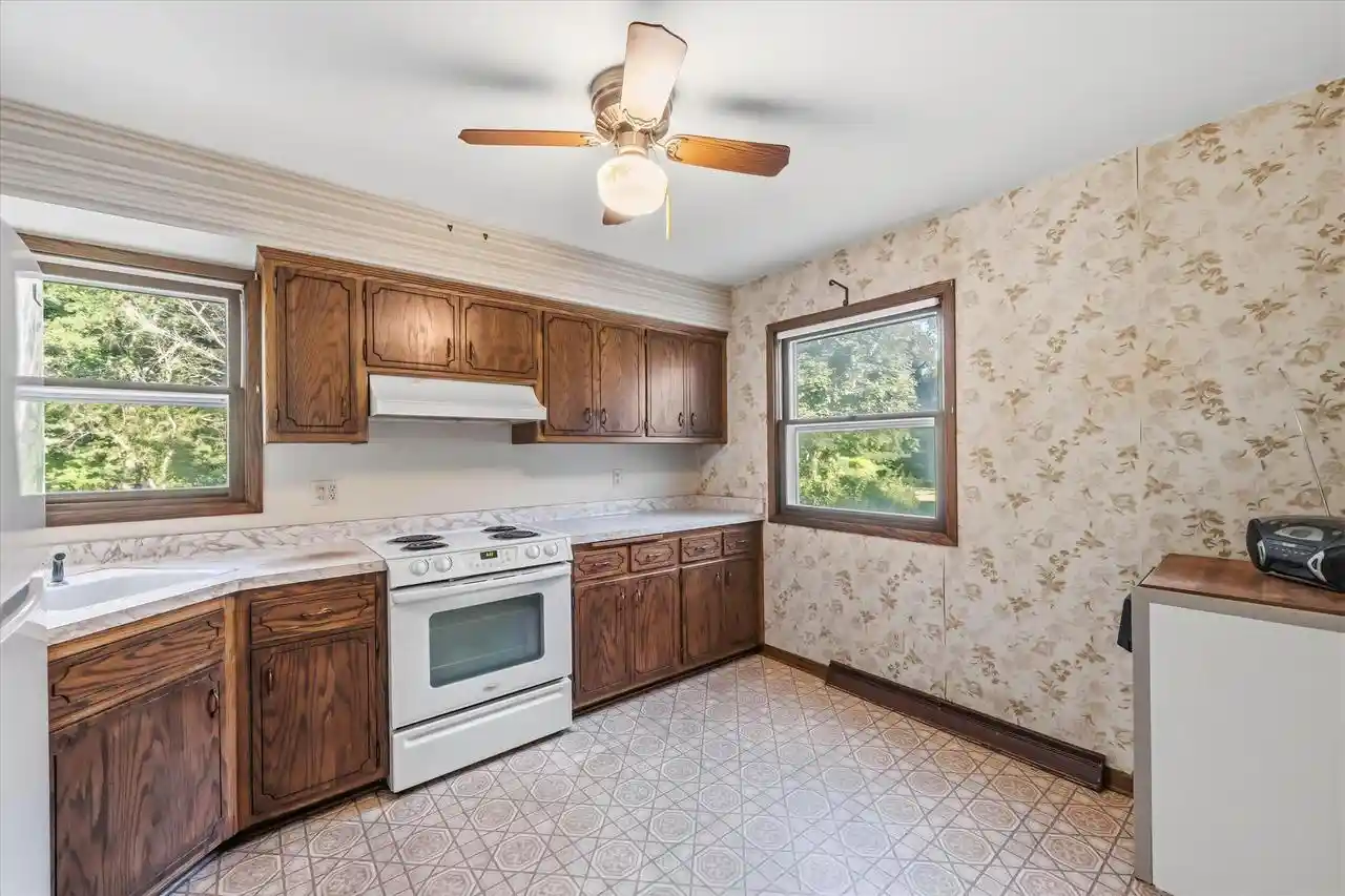 Homes for sale in Cedarburg, WI | 3552 Lusan Dr Dr, Cedarburg, WI 53012 | MLS# 1969572