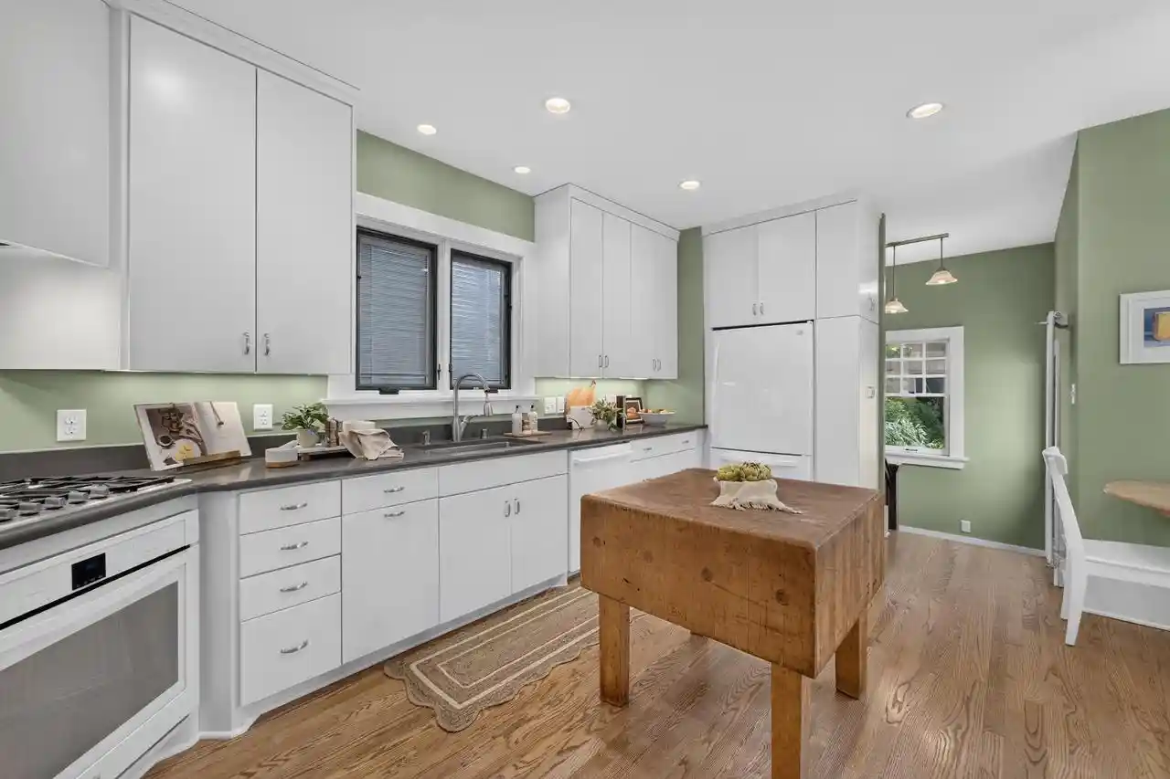 32nd image of 2734 N Farwell Avenue Avenue, Milwaukee, WI 53211 | MLS# 1969574