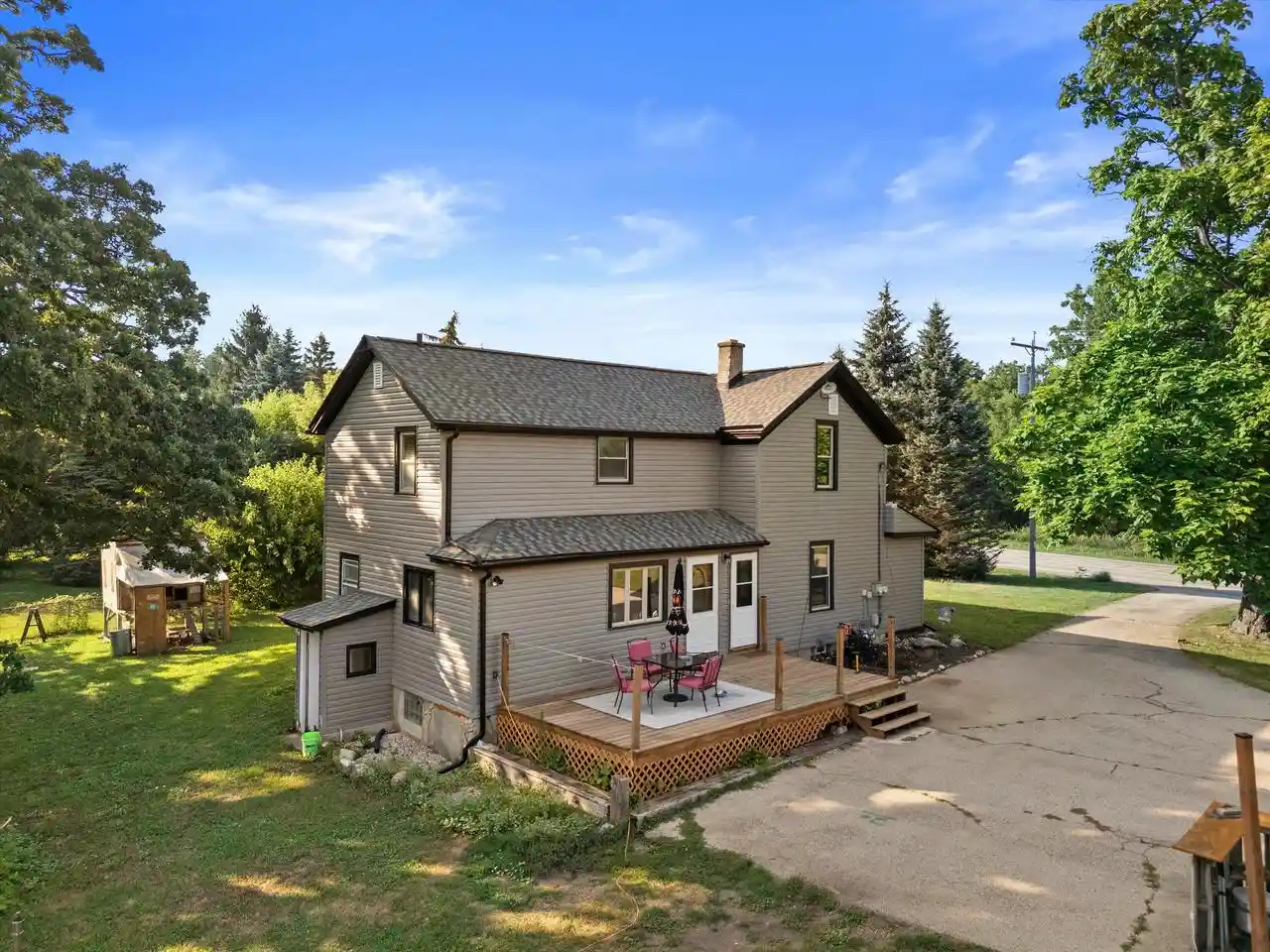 1st image of 5402 Northwest Hwy Hwy, Waterford, WI 53185 | MLS# 1969592