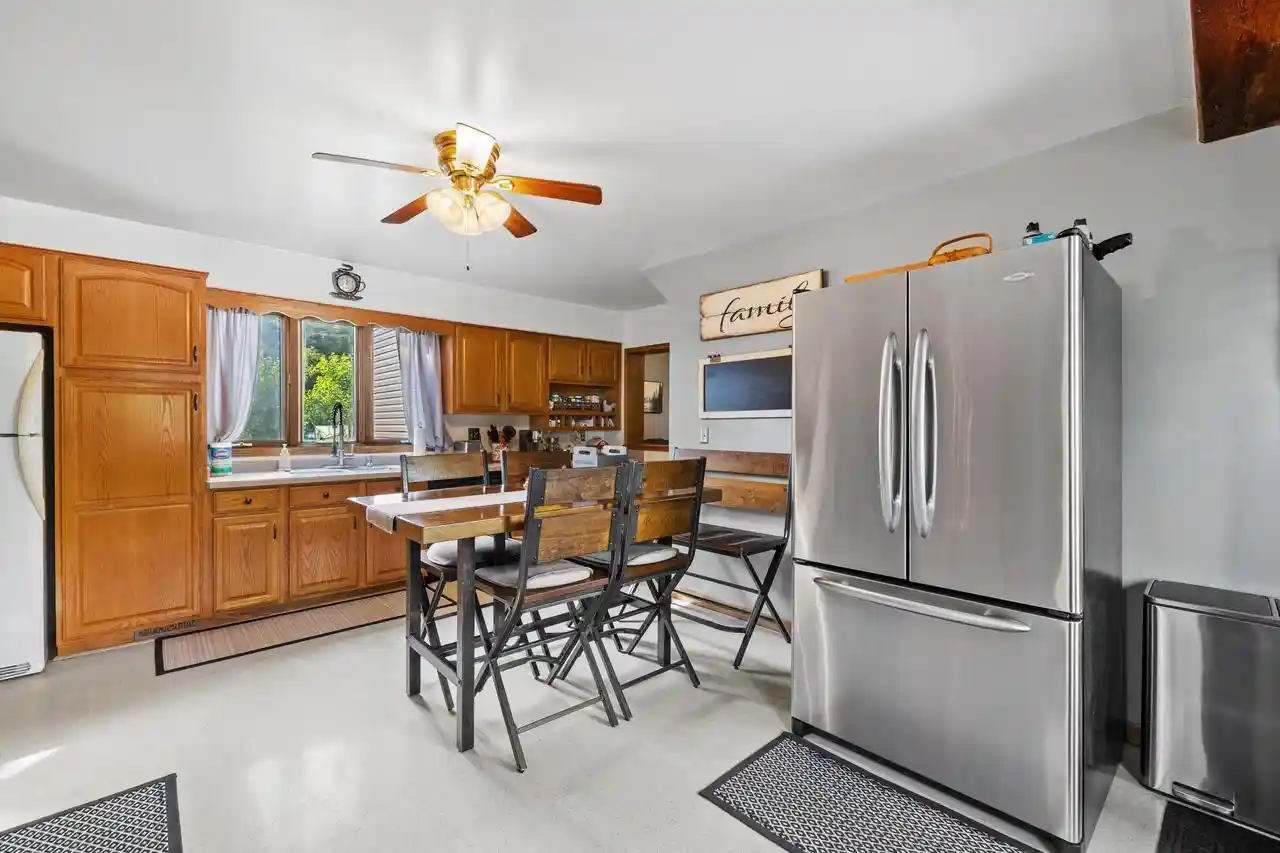4th image of 5402 Northwest Hwy Hwy, Waterford, WI 53185 | MLS# 1969592