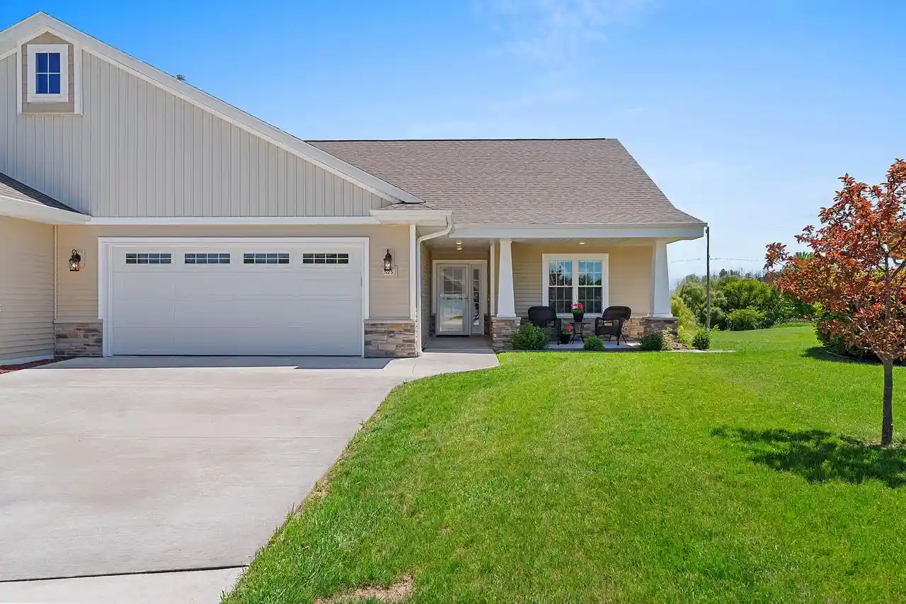 1st image of 525 Mapleleaf Court Court, Manitowoc, WI 54220 | MLS# 1969595
