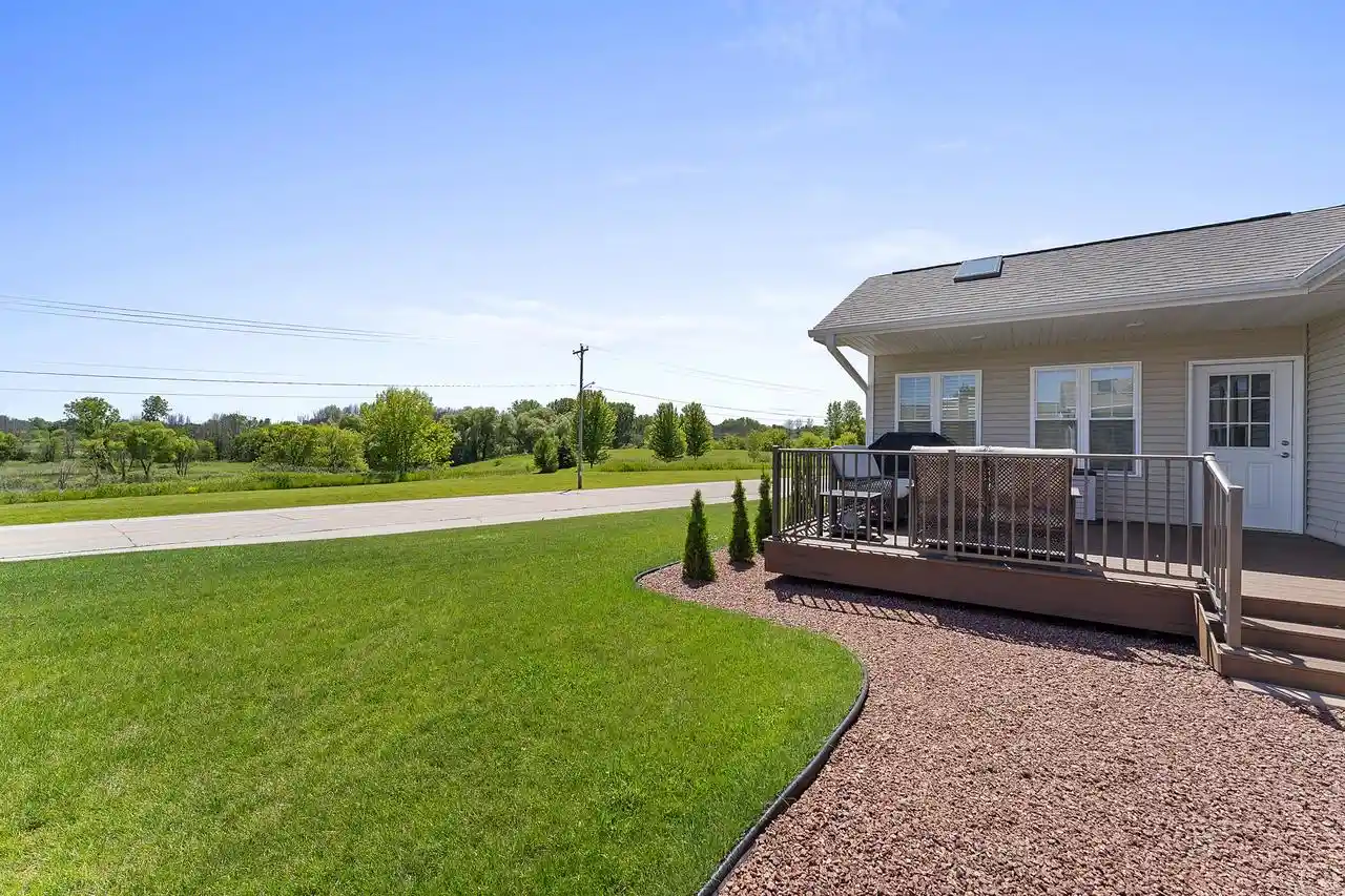 4th image of 525 Mapleleaf Court Court, Manitowoc, WI 54220 | MLS# 1969595
