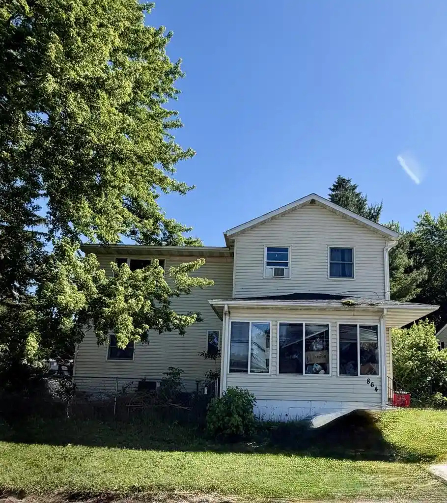 1st image of 864 Fountain Street Street, Fountain City, WI 54629 | MLS# 1969602