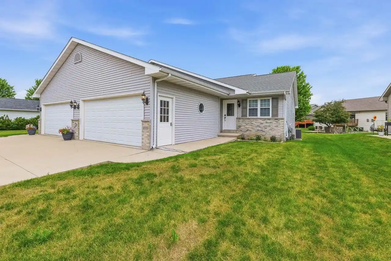 Photo 1 of Condo for sale at 1333 S Park Avenue Avenue, Fond Du Lac, WI 54935 | MLS# 50328332 | Listing updated on 2026-08-17