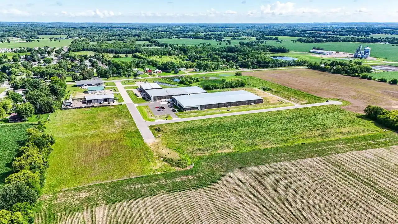 5th image of 238 Ac Prosperity Pl Pl, Brooklyn, WI 53521 | MLS# 2027017