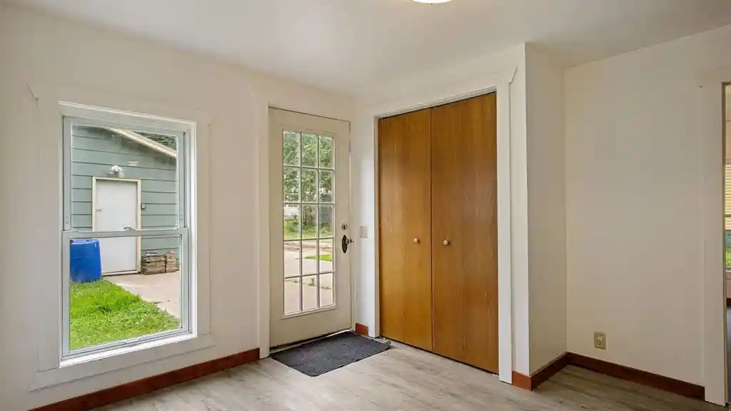 Homes for sale in Chippewa Falls, WI | 509 Grv St St, Chippewa Falls, WI 54729