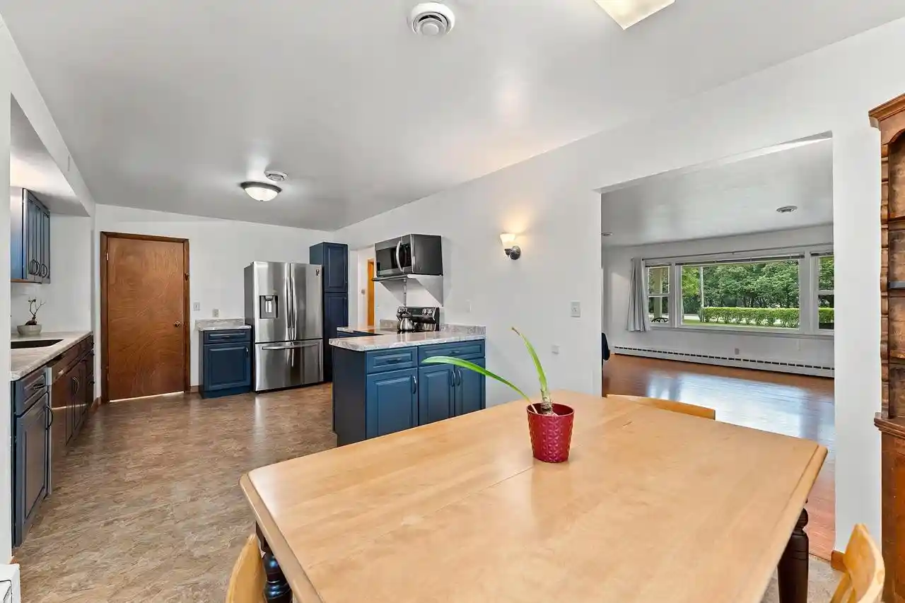 3rd image of 1636 Lost Dauphin Road Road, De Pere, WI 54115 | MLS# 50328347