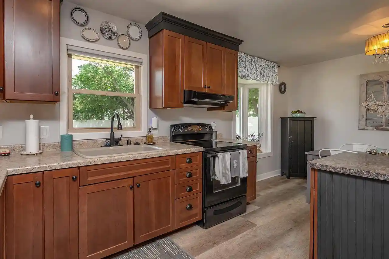 Homes for sale in New Berlin, WI | 1618 S Wildwood Dr Dr, New Berlin, WI 53151 | MLS# 1969644