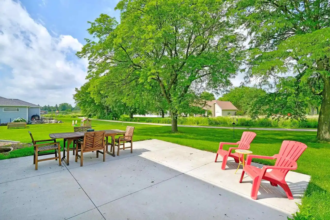 3rd image of 507 S Dewey Avenue Avenue, Jefferson, WI 53549 | MLS# 2027041