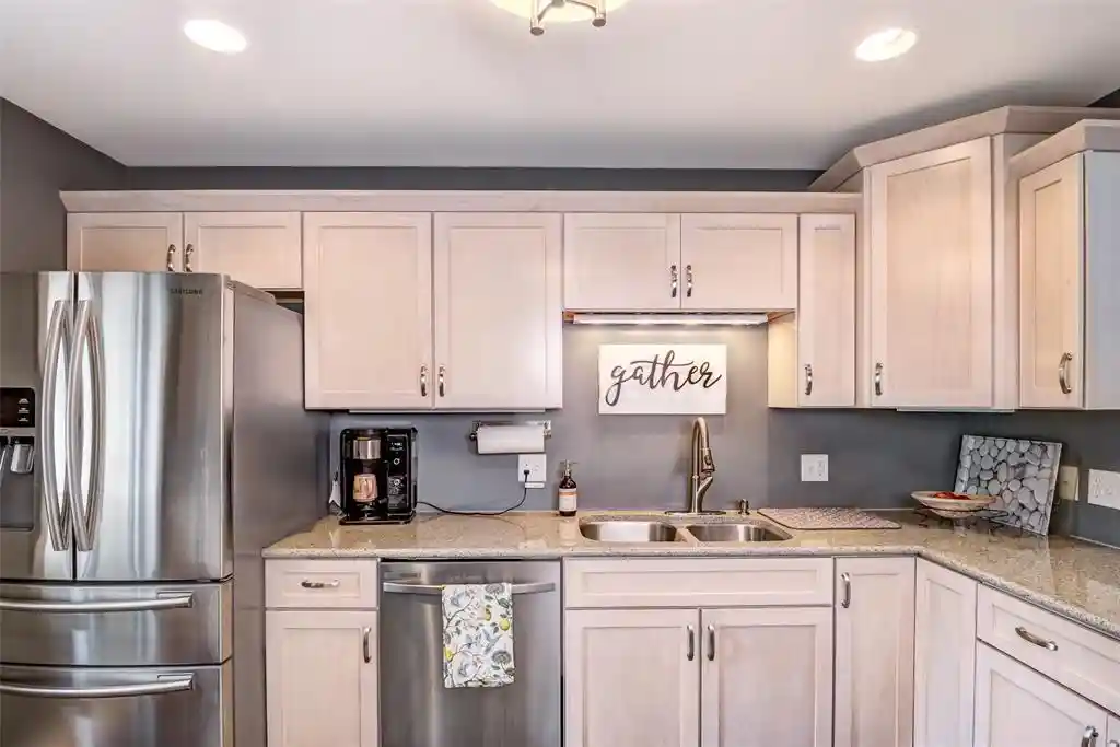 2nd image of 1312 Knollwood Trail Trail, Altoona, WI 54720 | MLS# 1602773