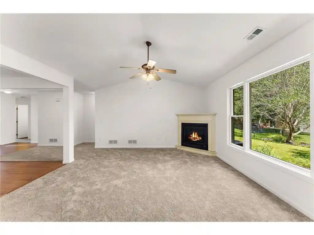 2nd image of 1825 Windmill Dr Dr, Baldwin, WI 54002 | MLS# 7101964