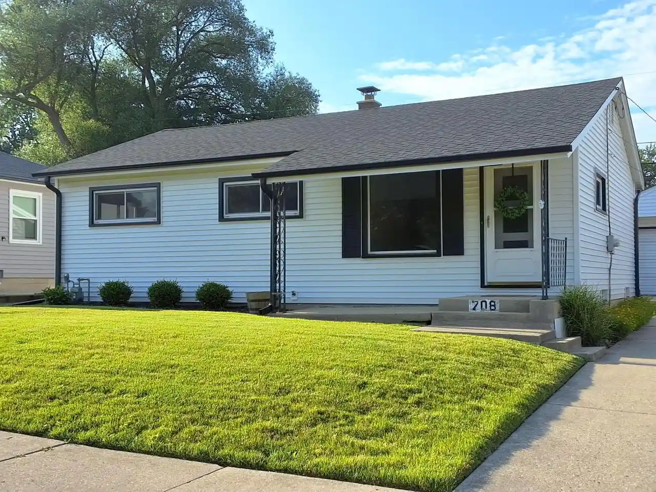 Homes for sale in South Milwaukee, WI | 708 Columbia Avenue Avenue, South Milwaukee, WI 53172 | MLS# 1969654