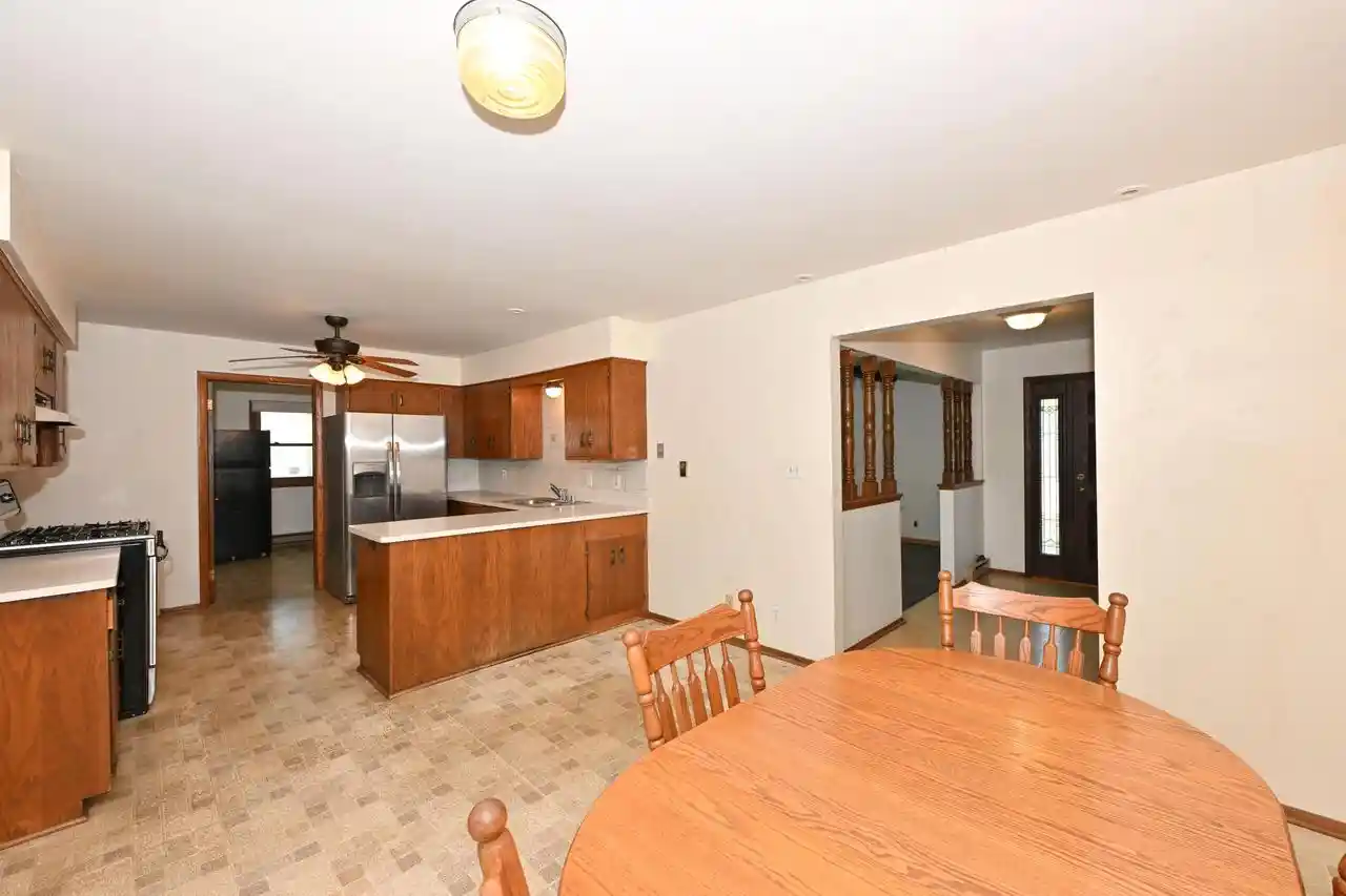 Homes for sale in South Milwaukee, WI | 1605 Drexel Boulevard Boulevard, South Milwaukee, WI 53172 | MLS# 1969655