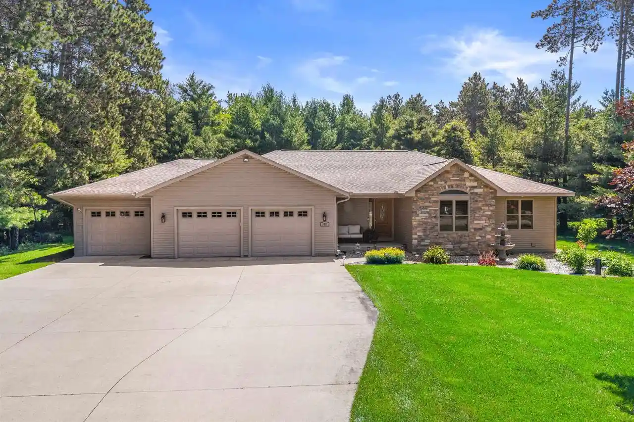 1st image of 5011 Prairie Ridge Dr Dr, Wisconsin Rapids, WI 54494 | MLS# 22603012