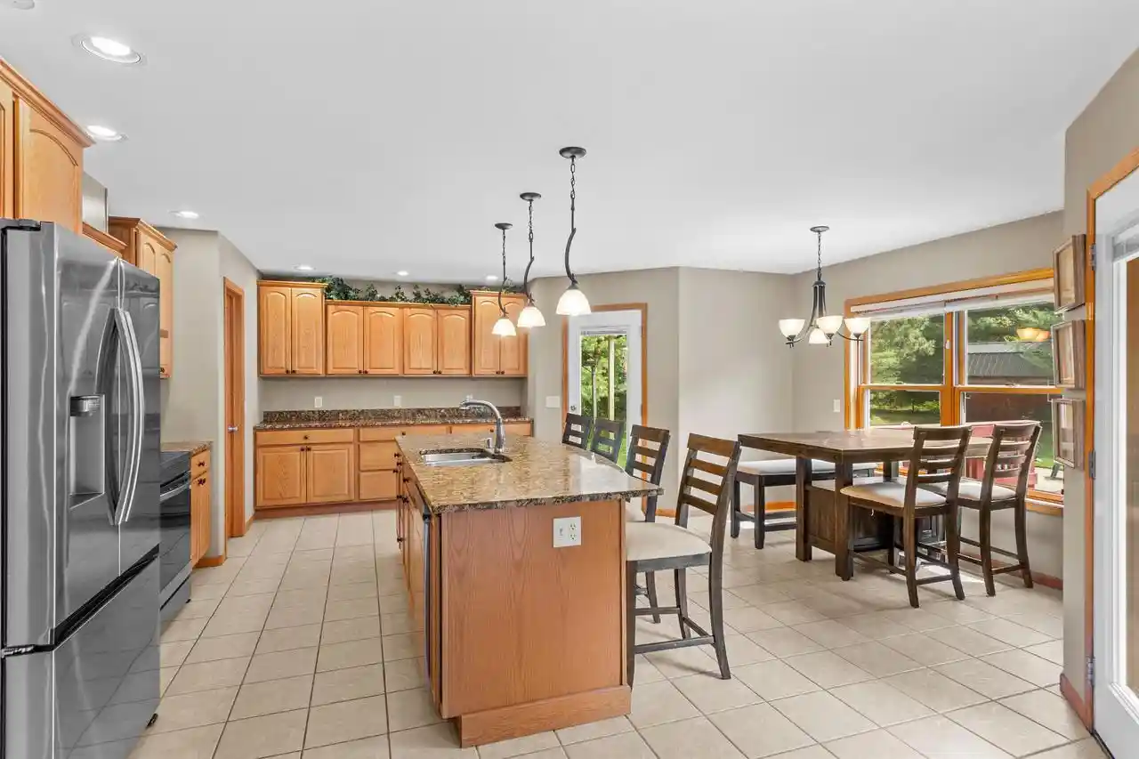 4th image of 5011 Prairie Ridge Dr Dr, Wisconsin Rapids, WI 54494 | MLS# 22603012